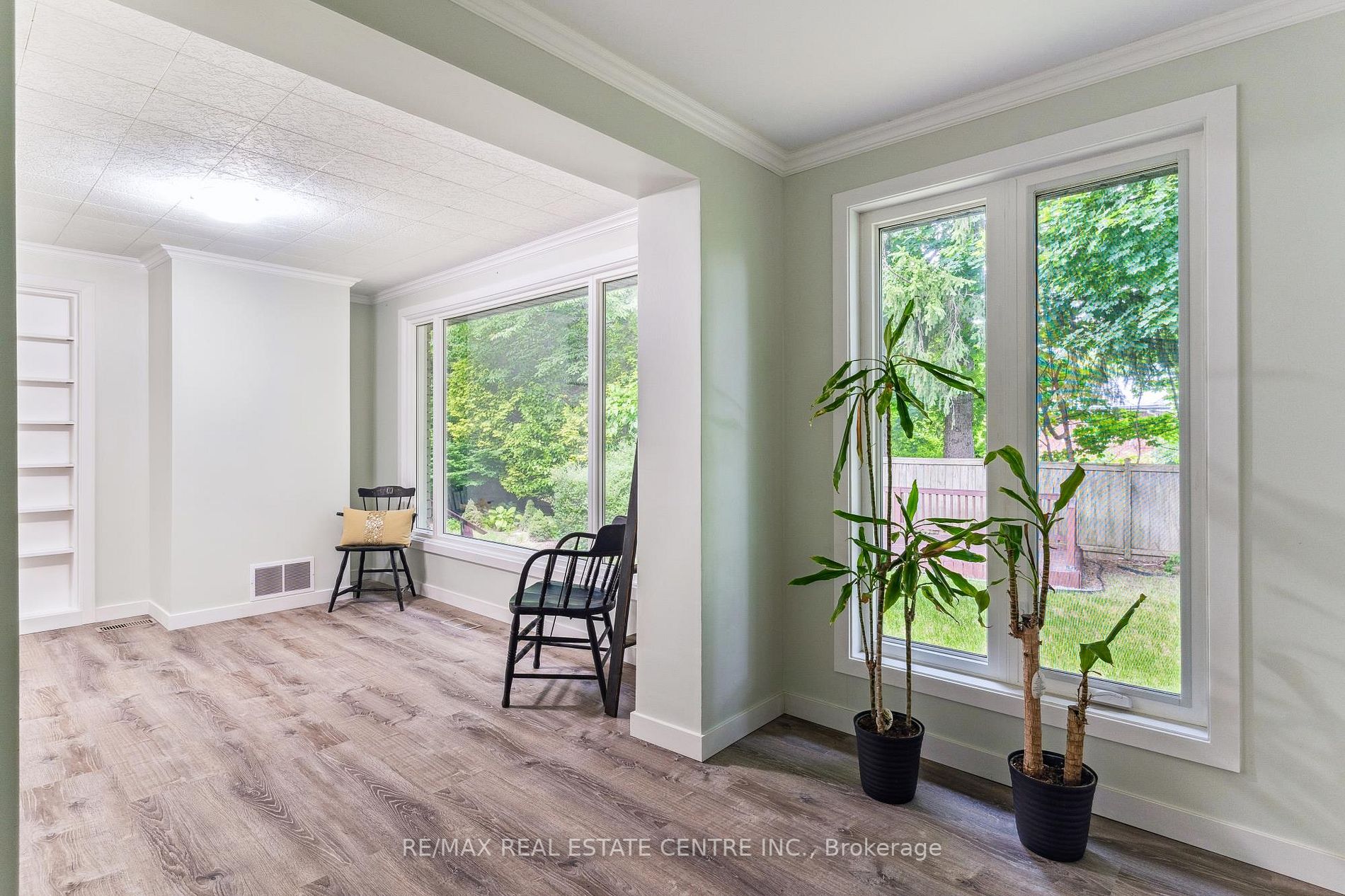 83 Jerseyville Rd E