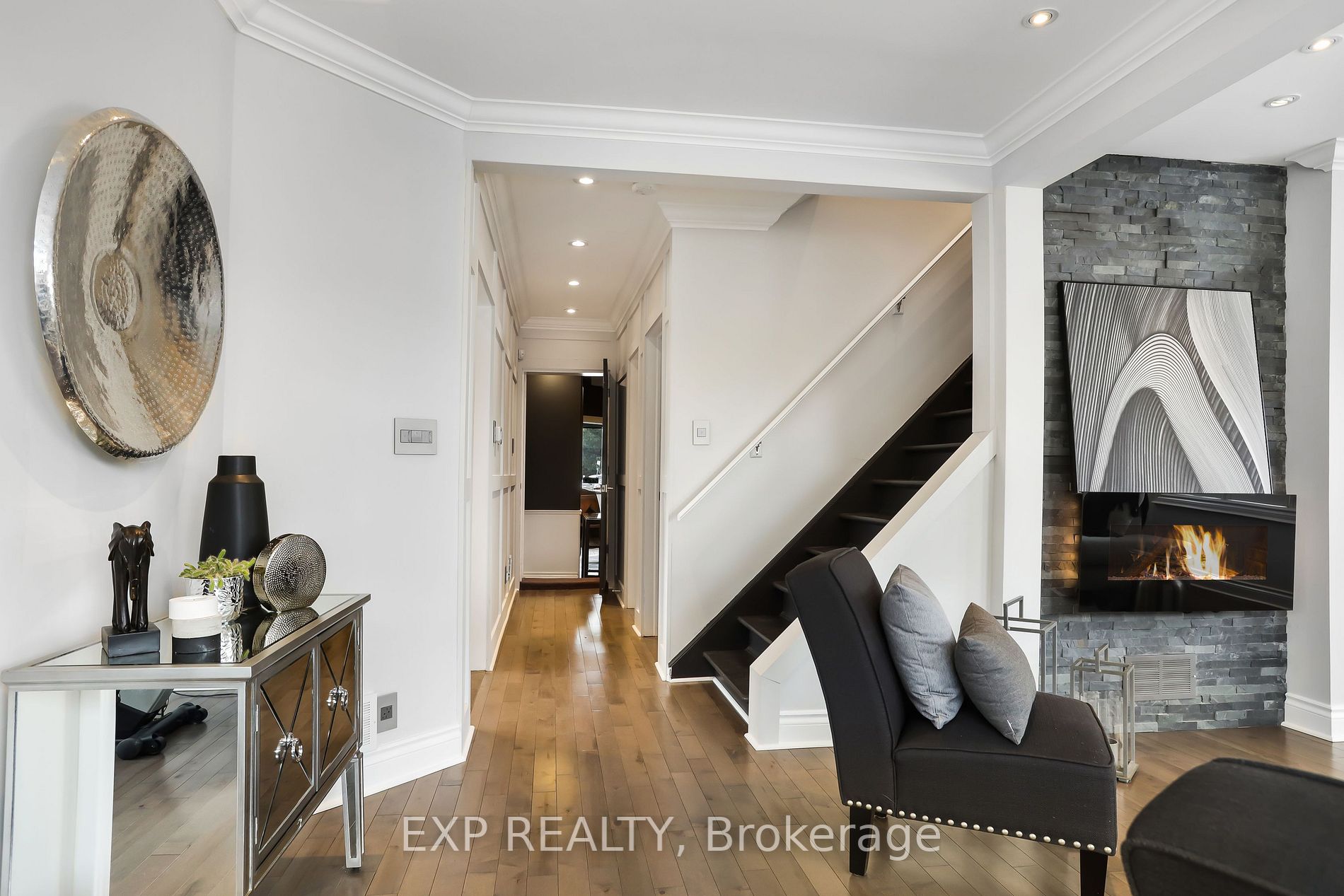 8 Warwick Rd