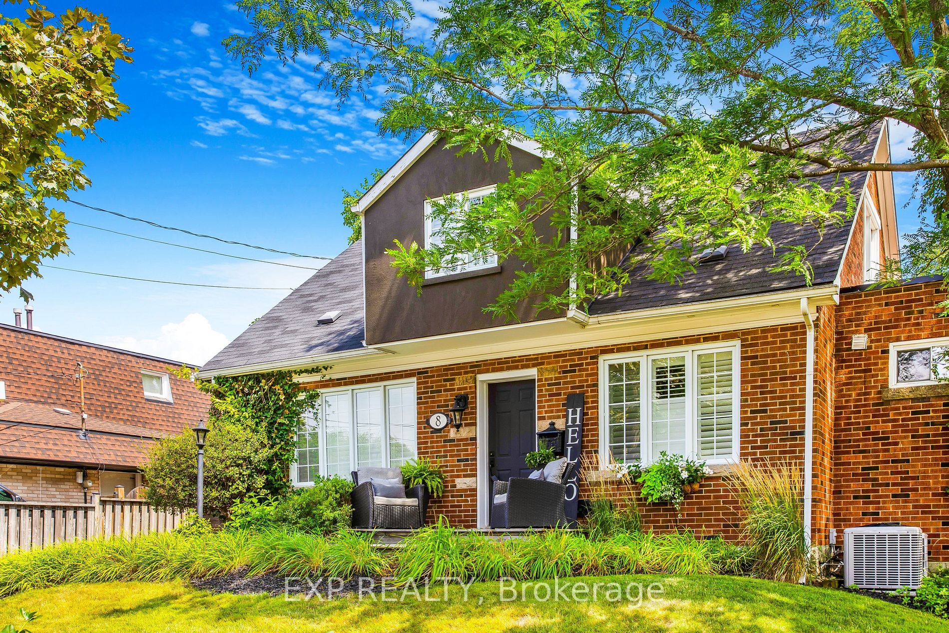 8 Warwick Rd