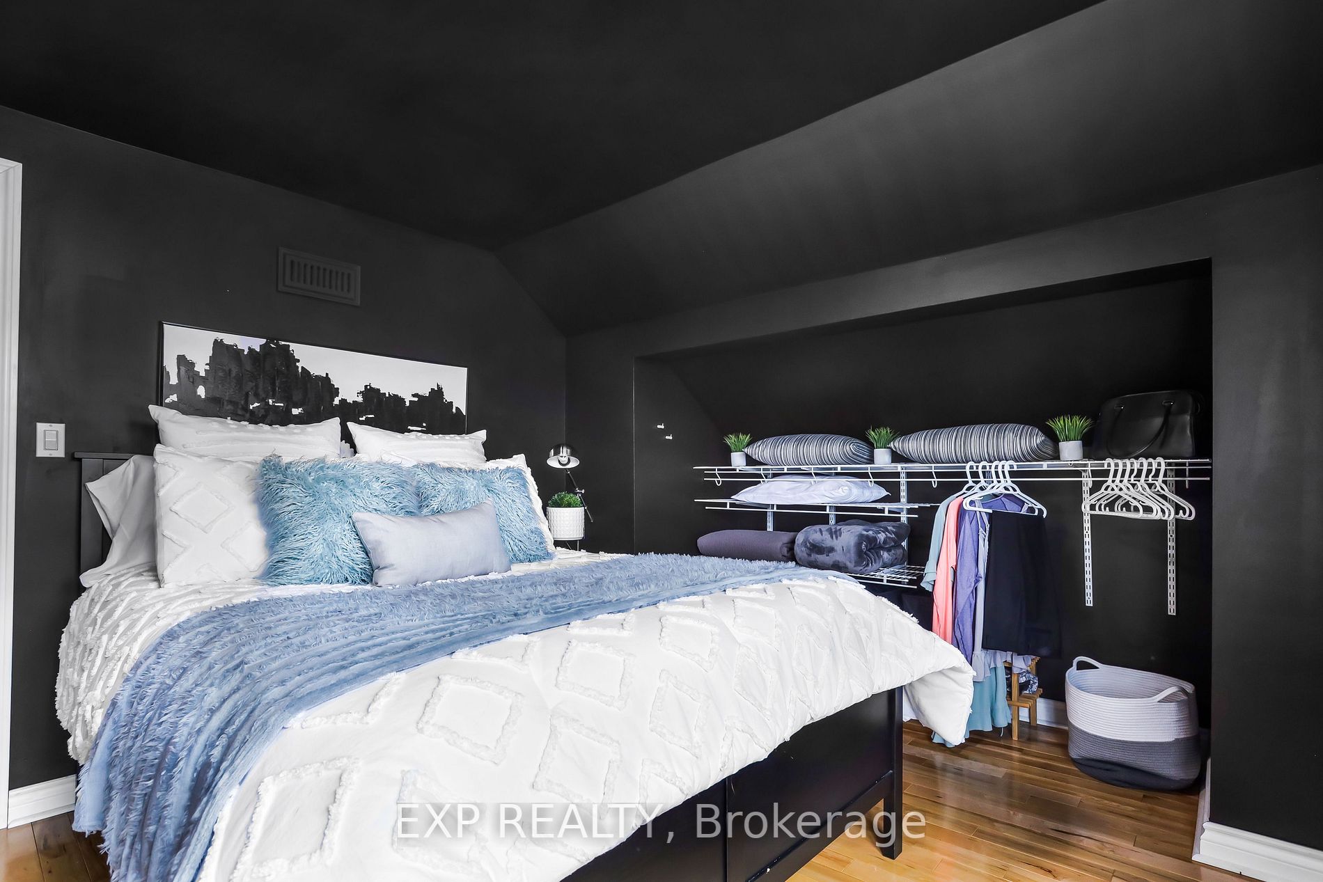 8 Warwick Rd