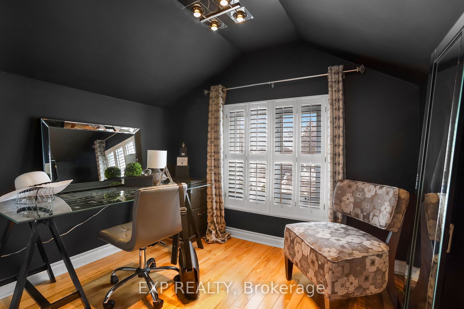 8 Warwick Rd