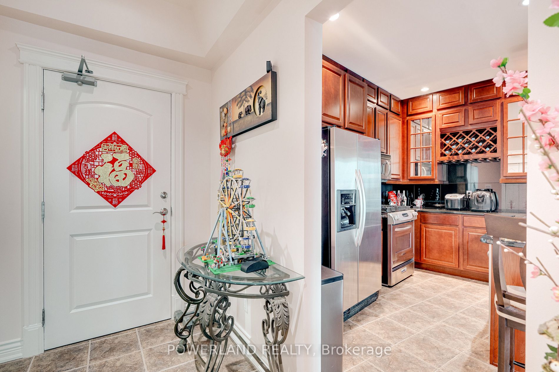 1225 Riverside Drive W, #404