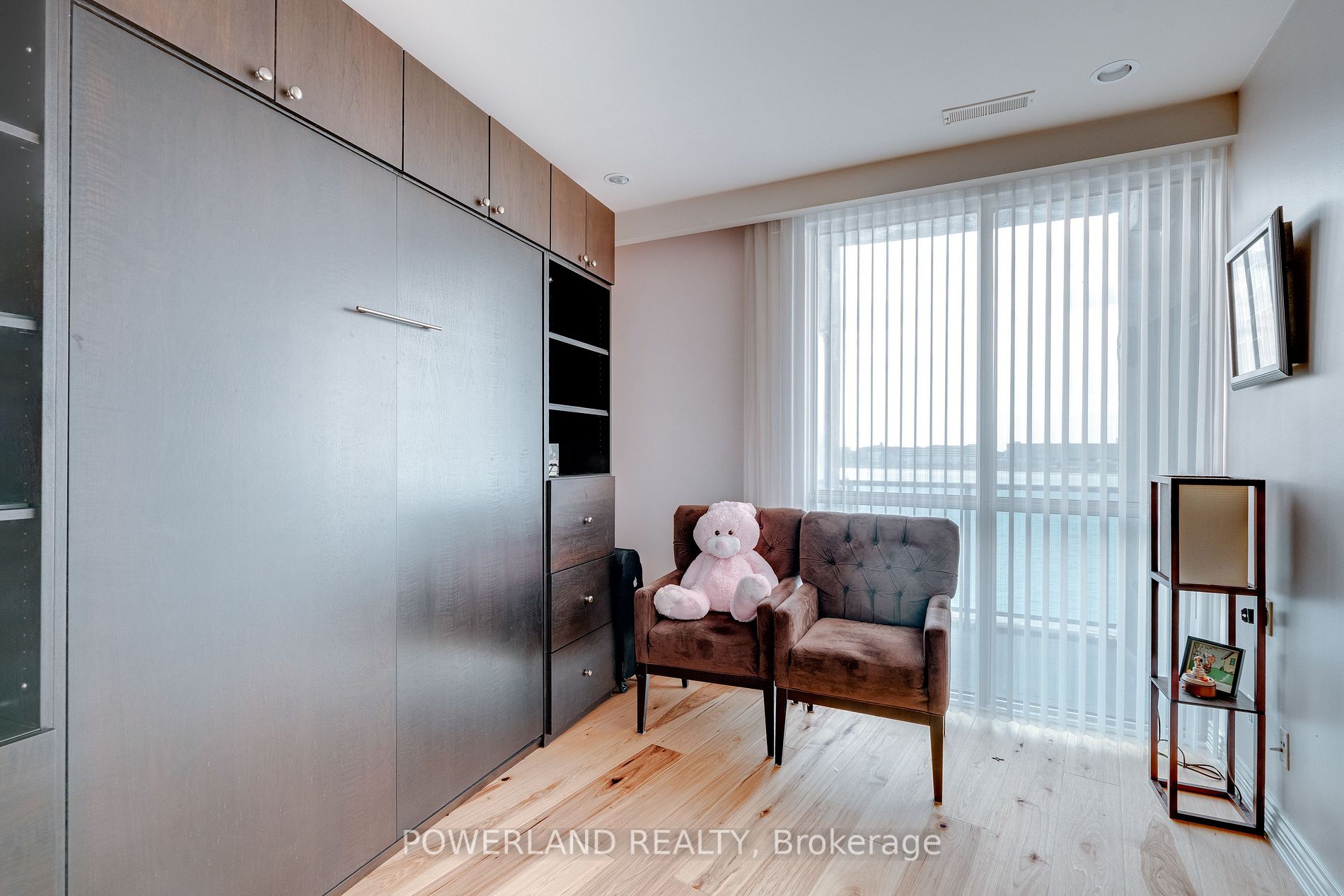 1225 Riverside Drive W, #404