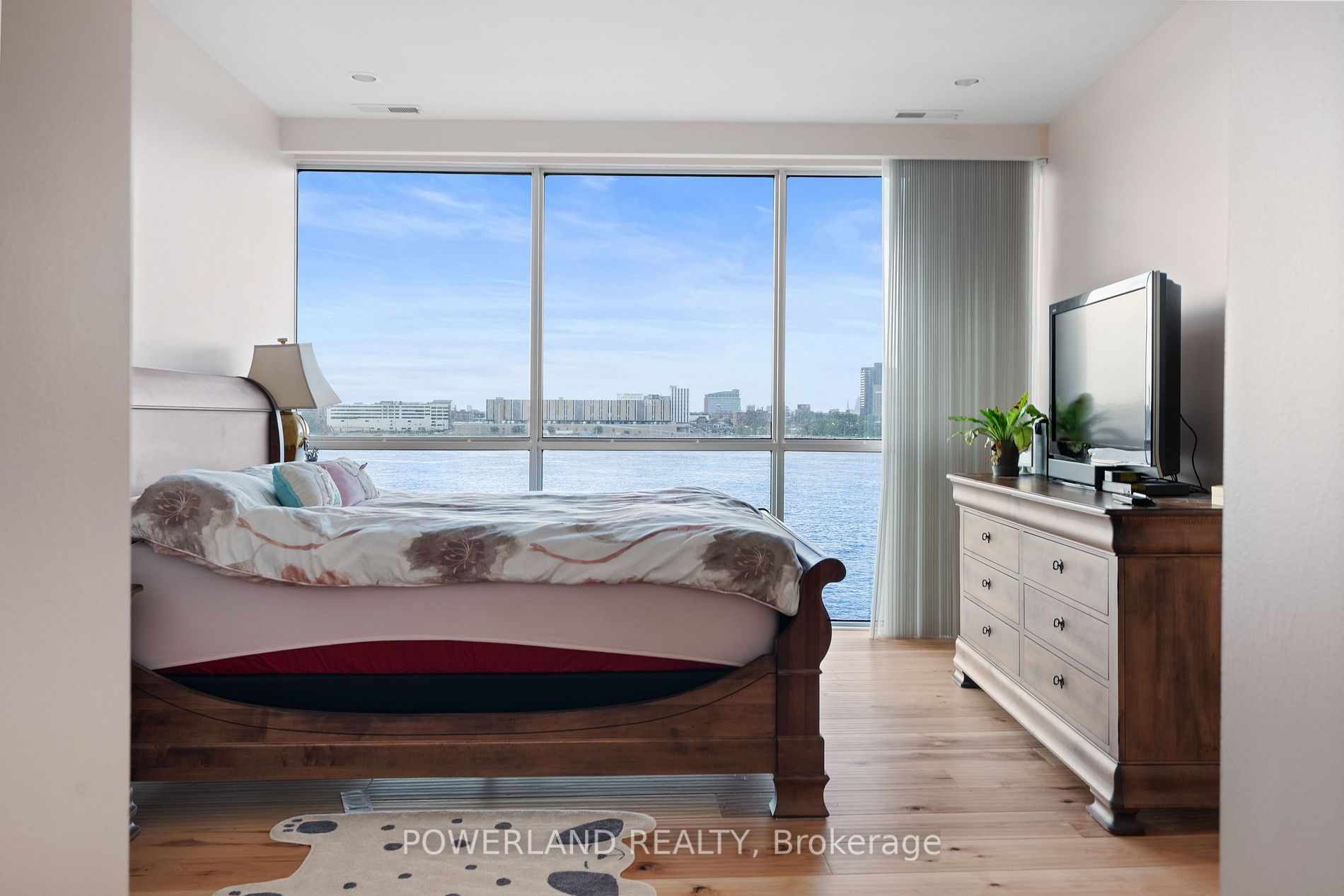 1225 Riverside Drive W, #404