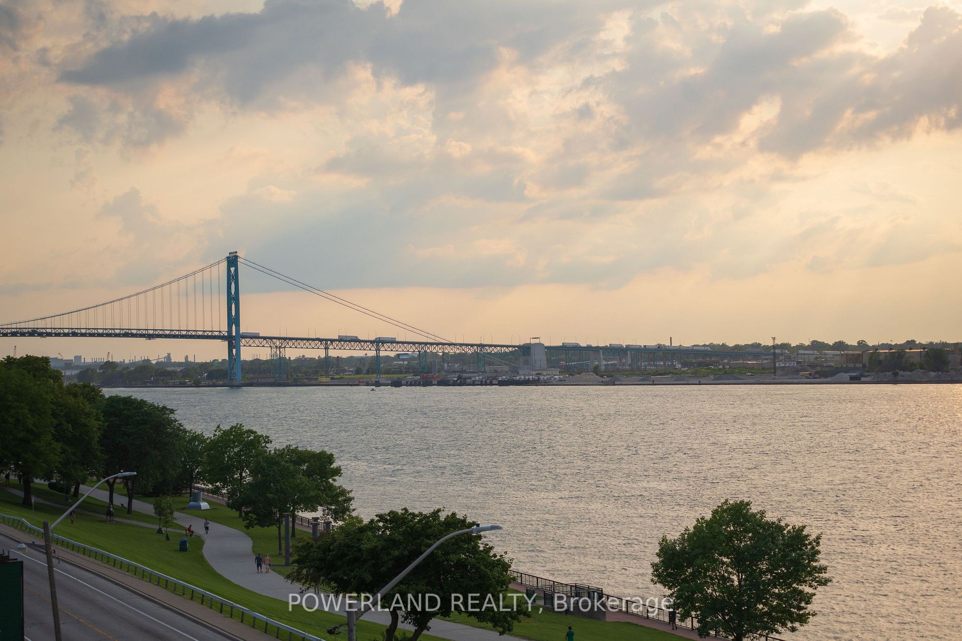 1225 Riverside Drive W, #404