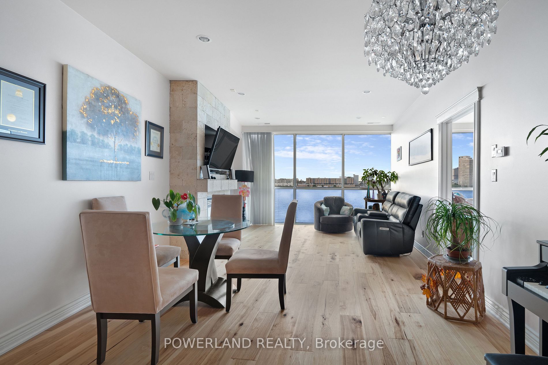 1225 Riverside Drive W, #404