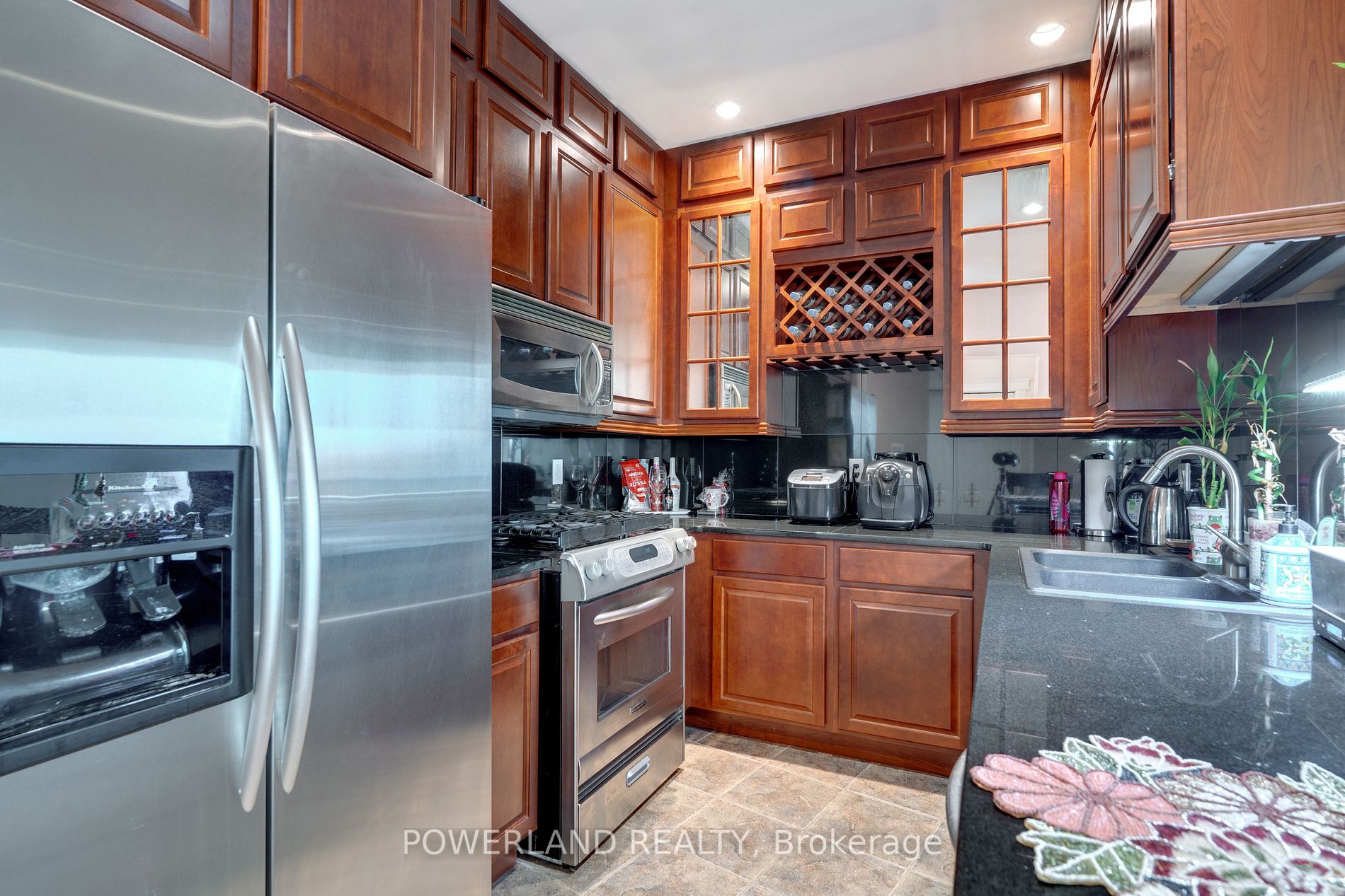 1225 Riverside Drive W, #404