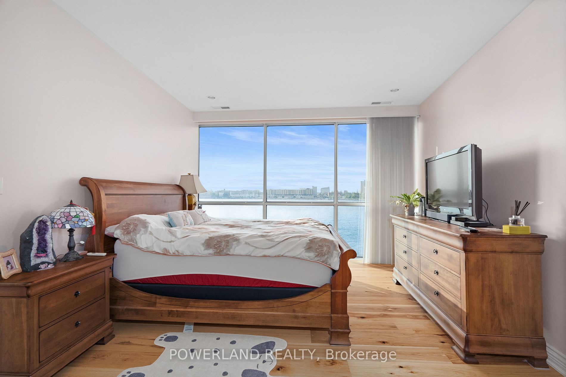 1225 Riverside Drive W, #404