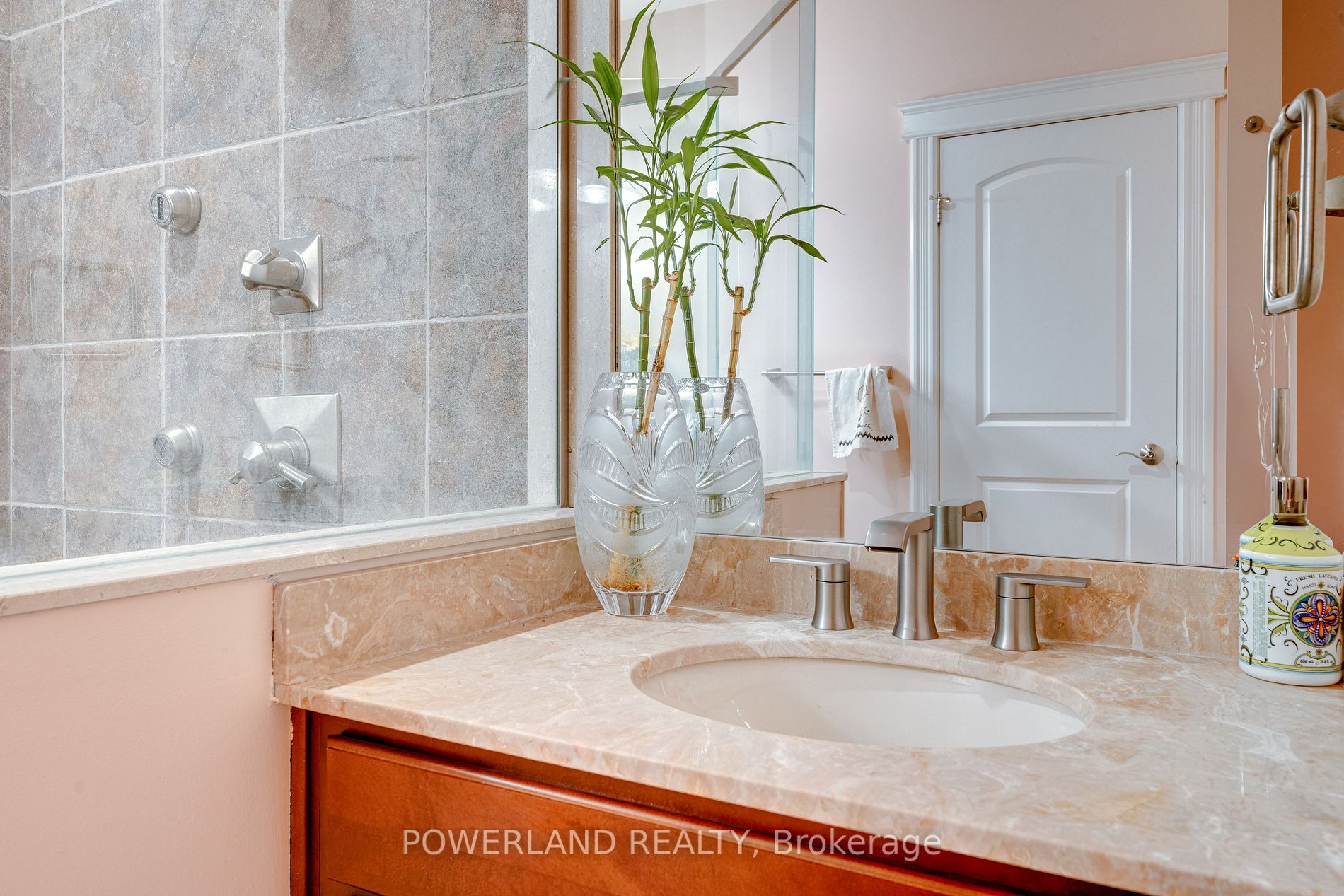 1225 Riverside Drive W, #404