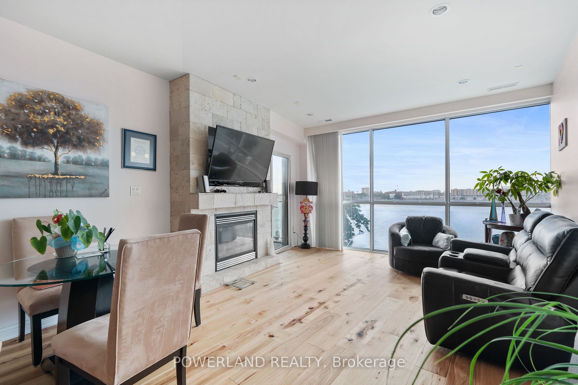 1225 Riverside Drive W, #404