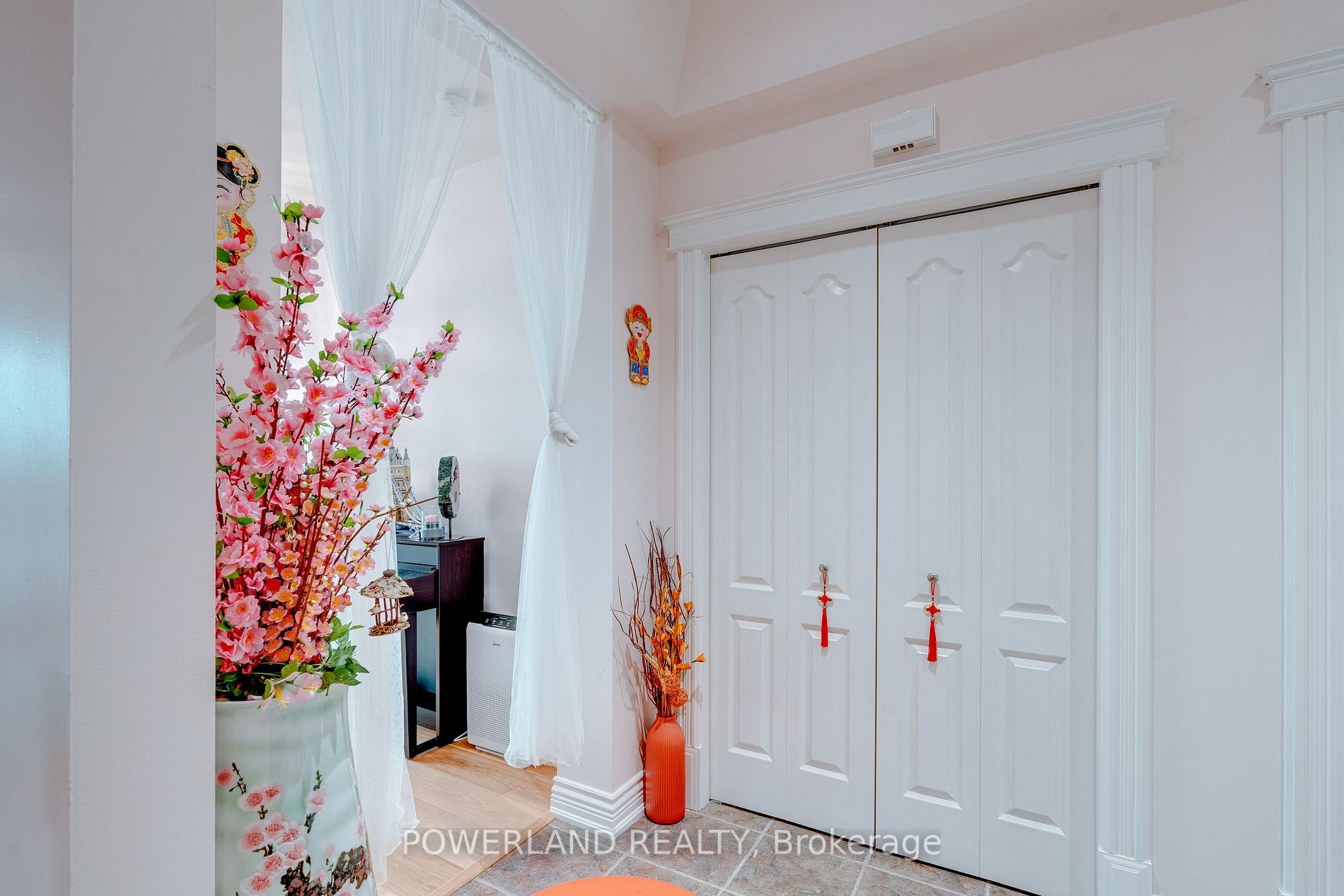 1225 Riverside Drive W, #404