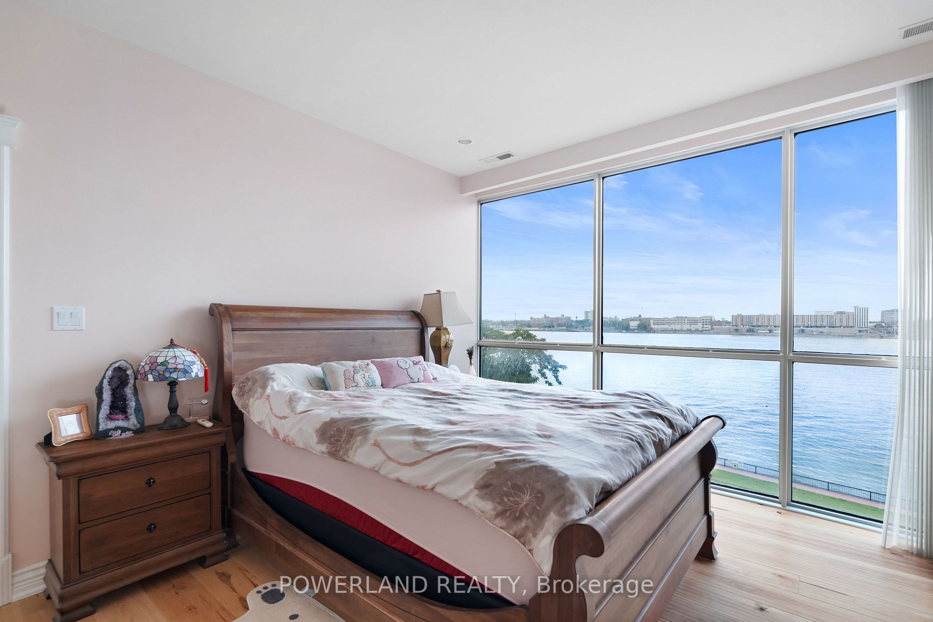 1225 Riverside Drive W, #404