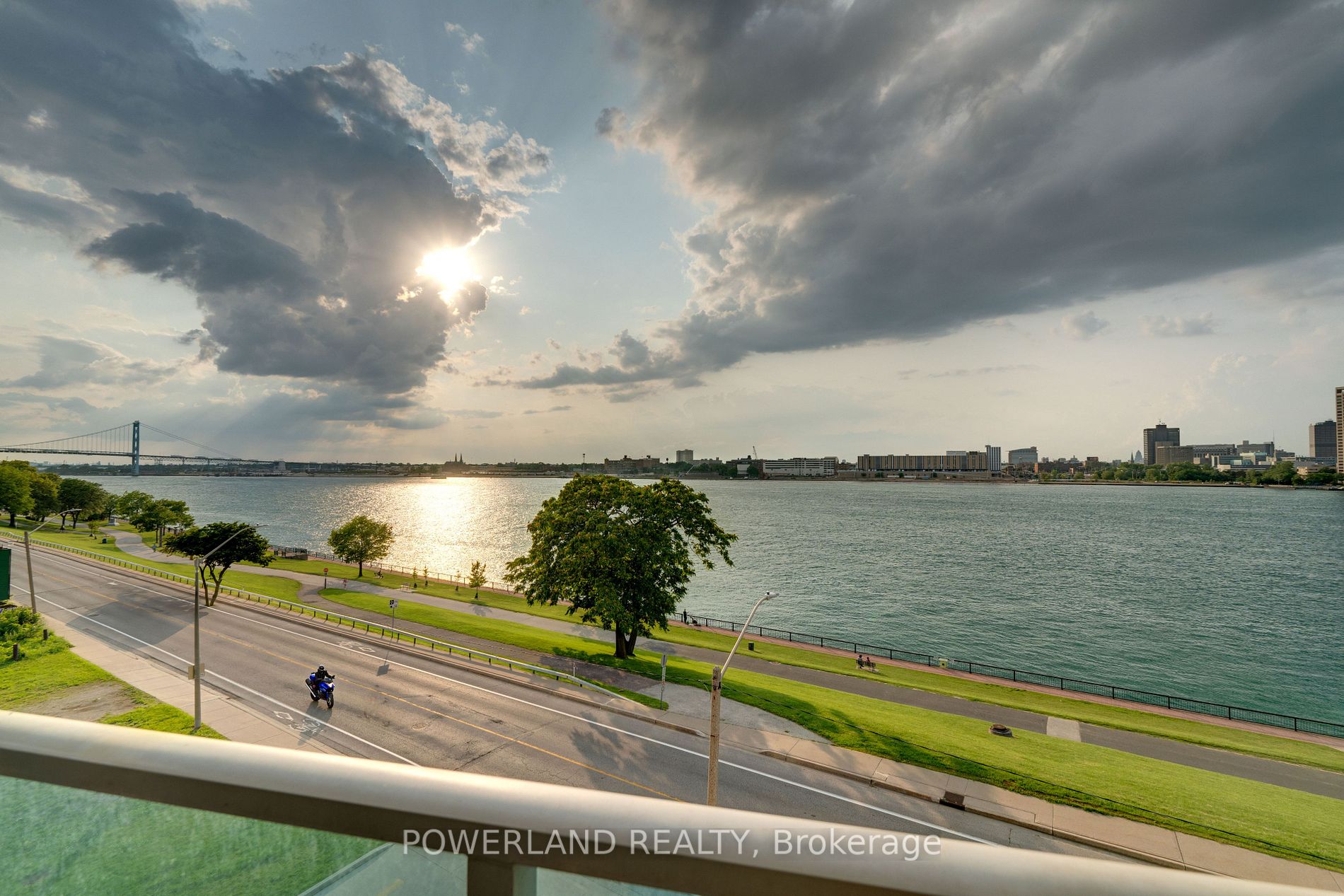 1225 Riverside Drive W, #404
