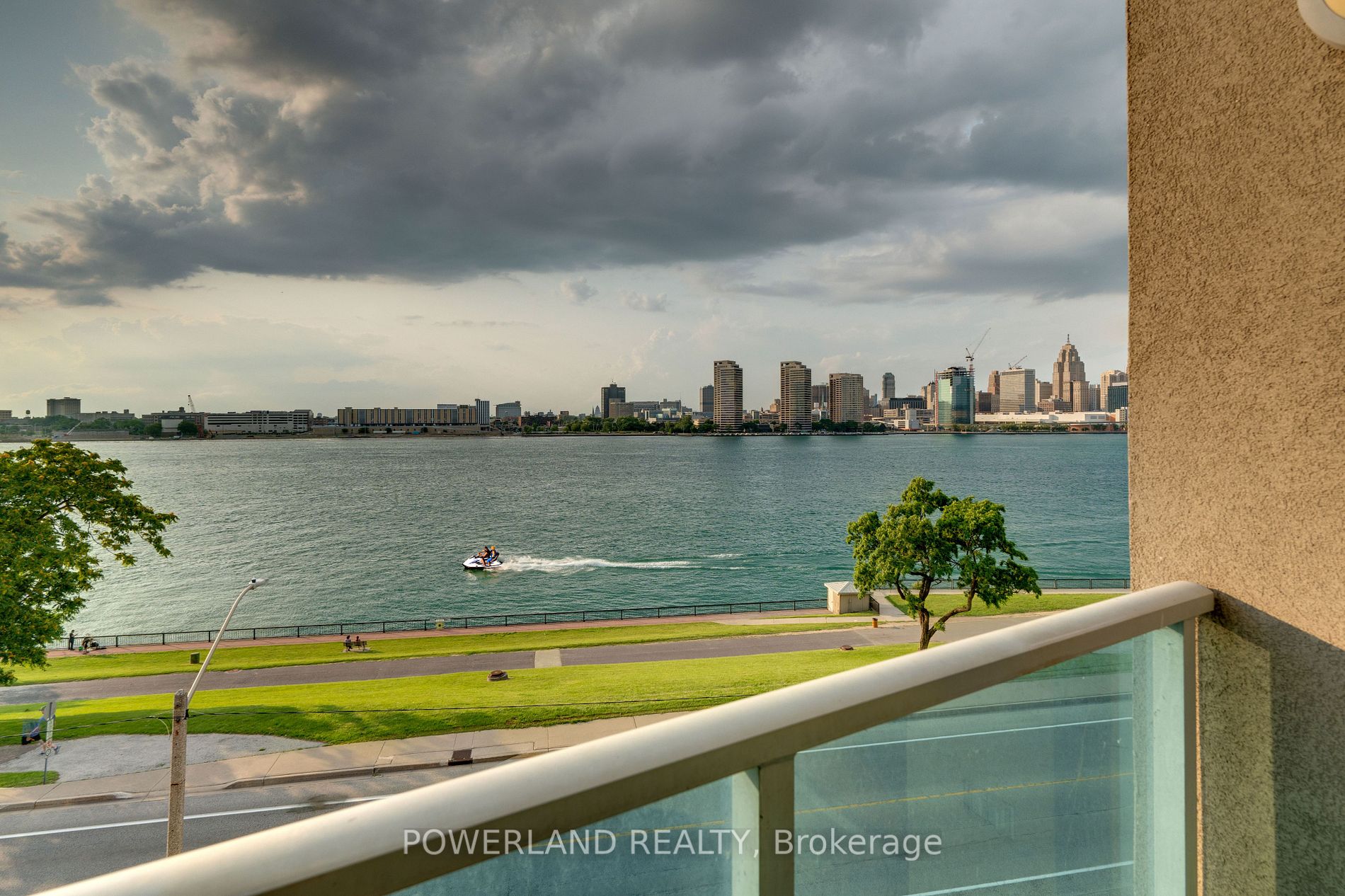 1225 Riverside Drive W, #404