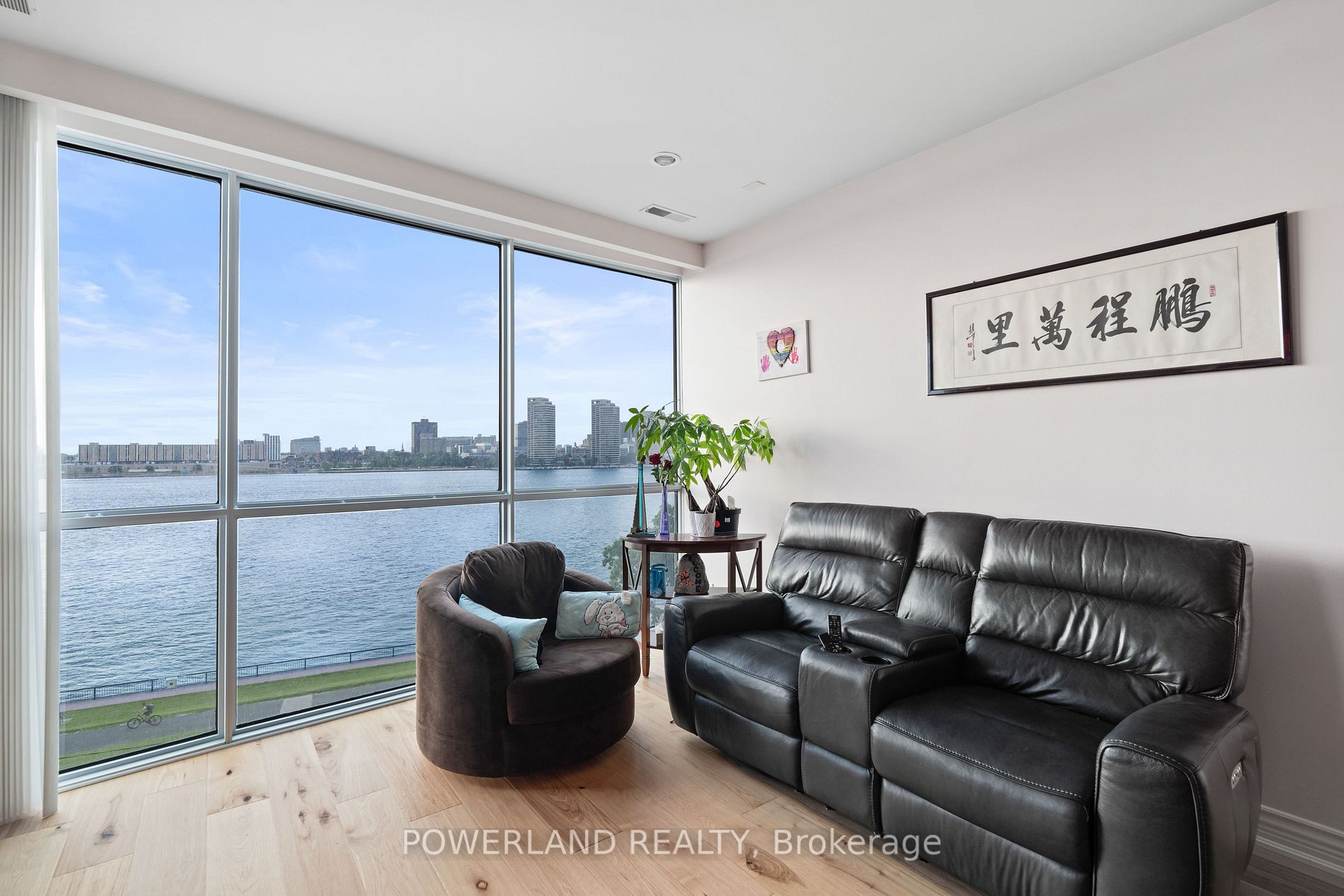 1225 Riverside Drive W, #404