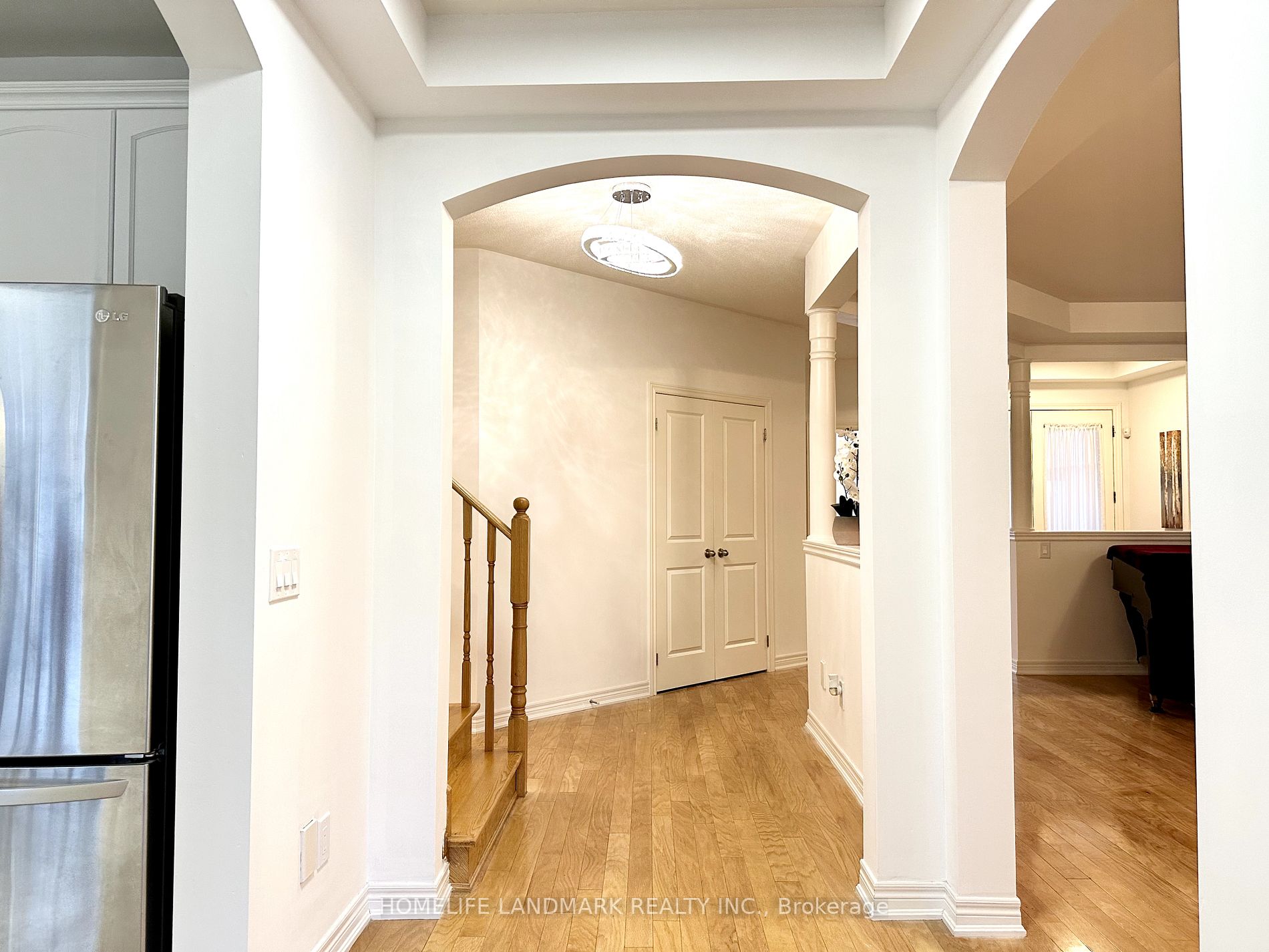 16 Henderson St