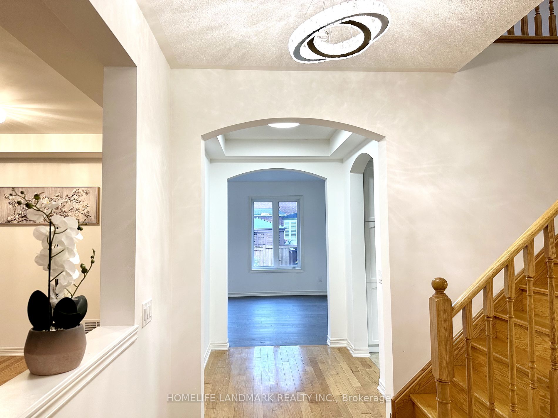 16 Henderson St