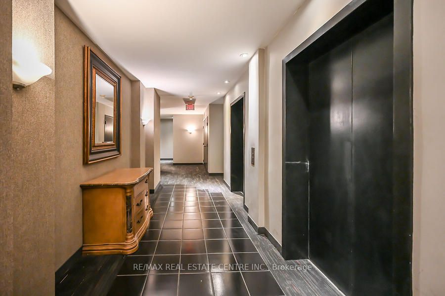 135 James Street S, #714