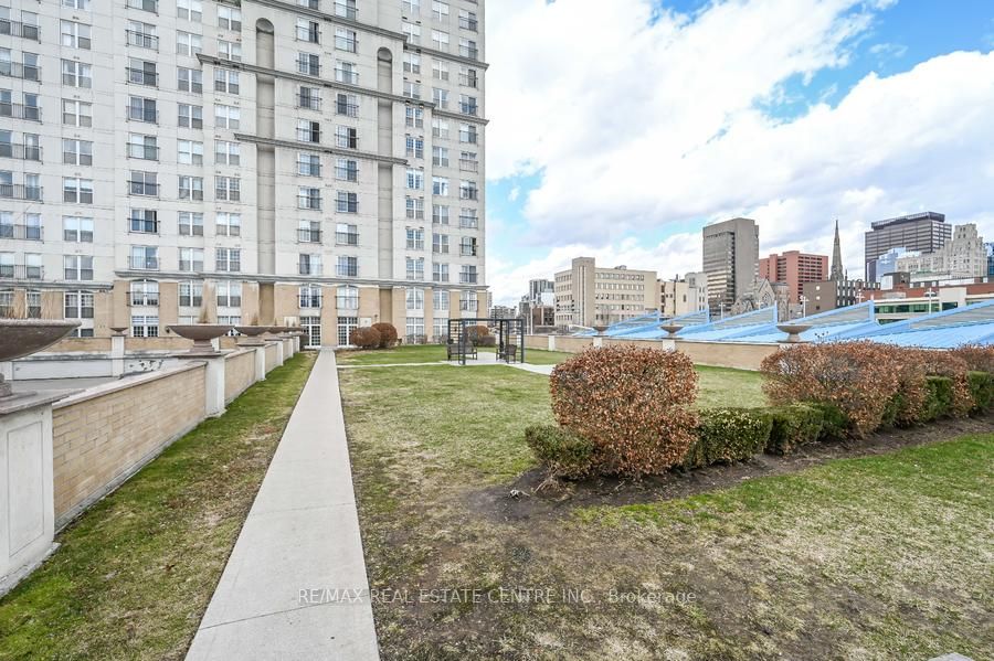 135 James Street S, #714