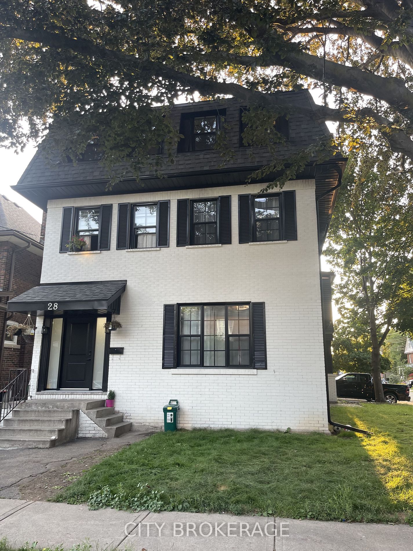 28 Burris Street