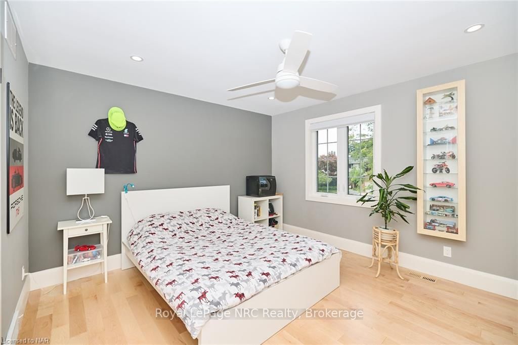3 Port Royal Cres