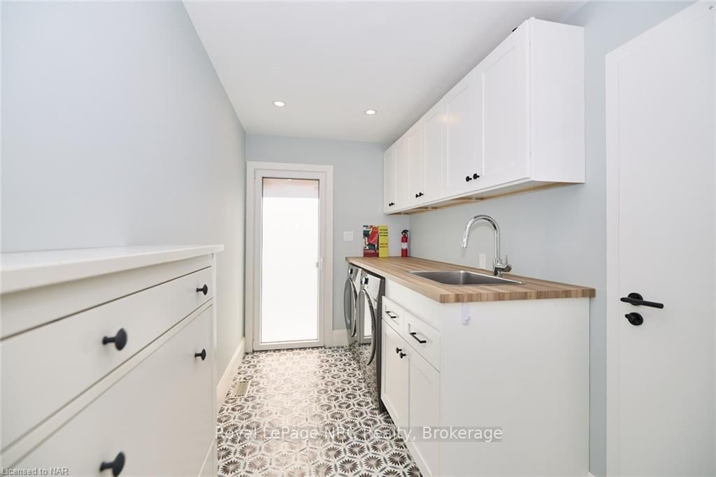 3 Port Royal Cres