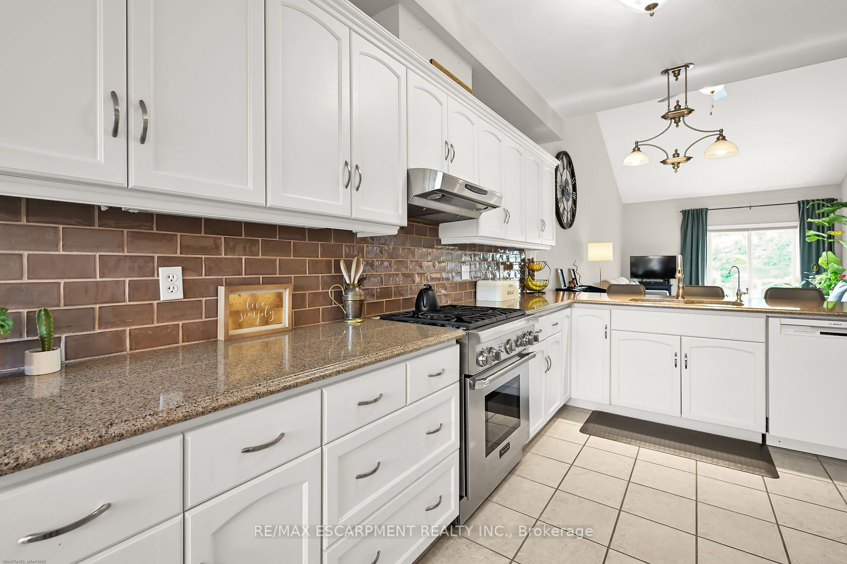 6 Conrad Pl
