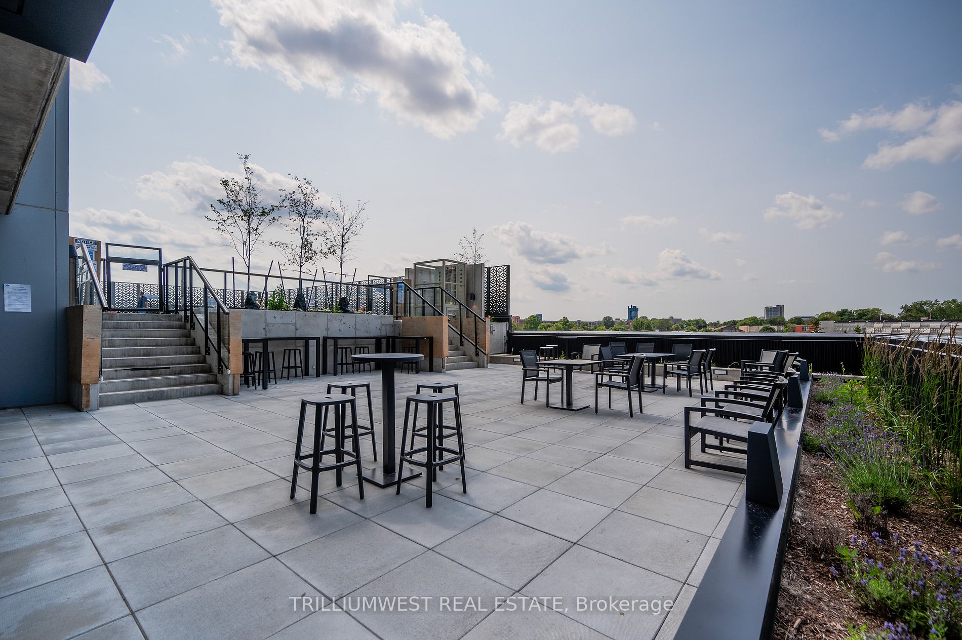 108 Garment St, #1606
