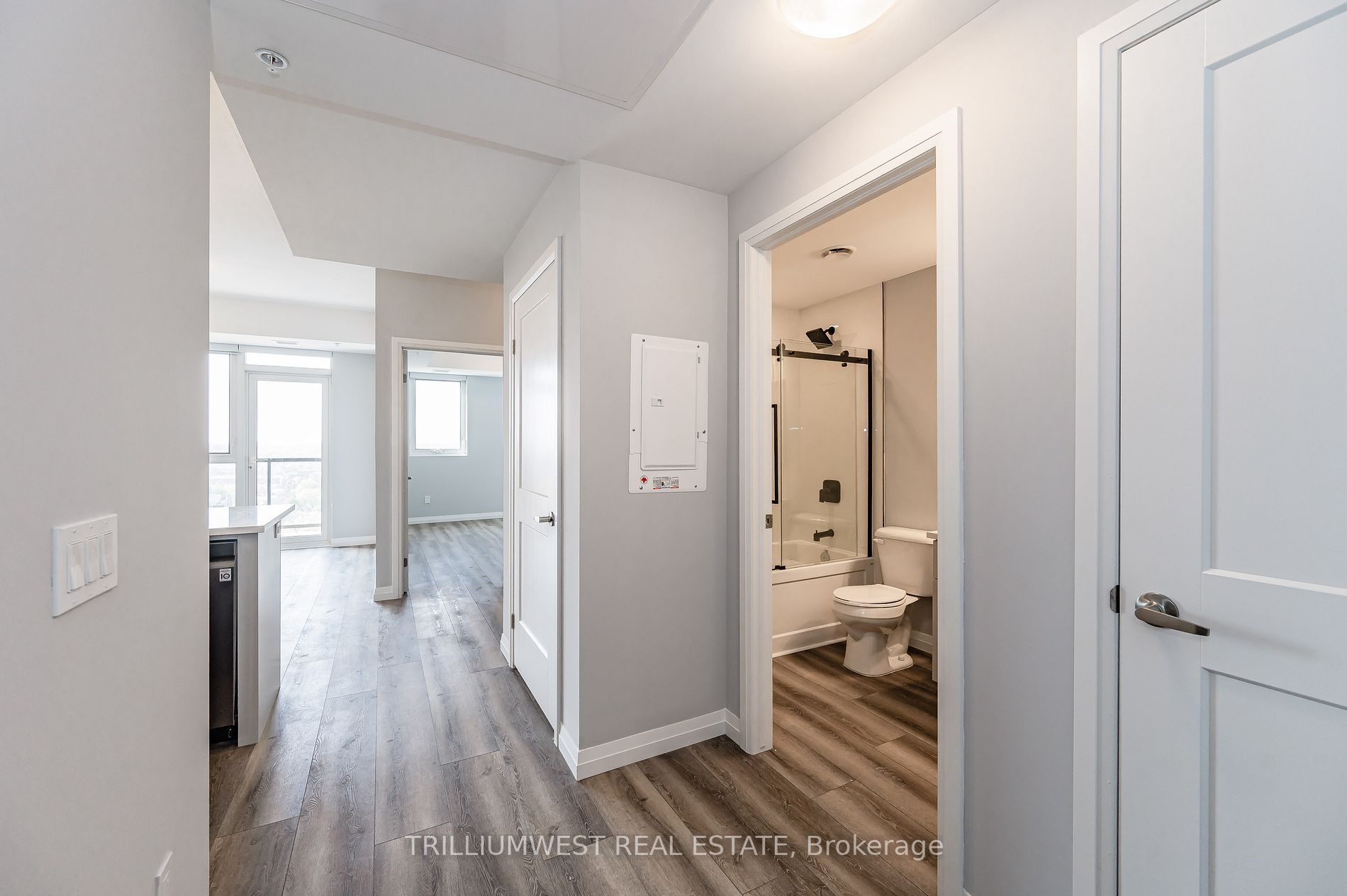 108 Garment St, #1606