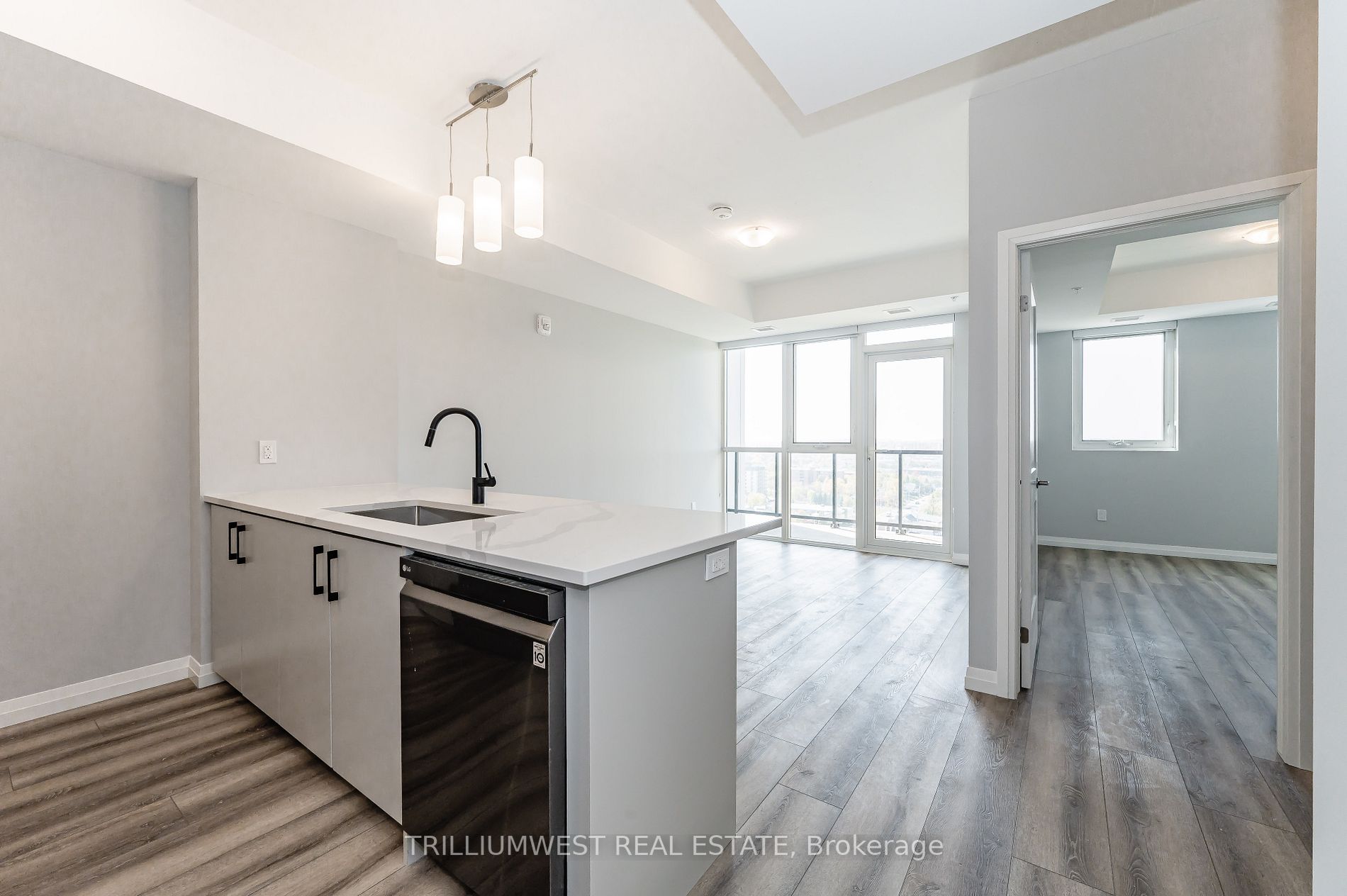 108 Garment St, #1606