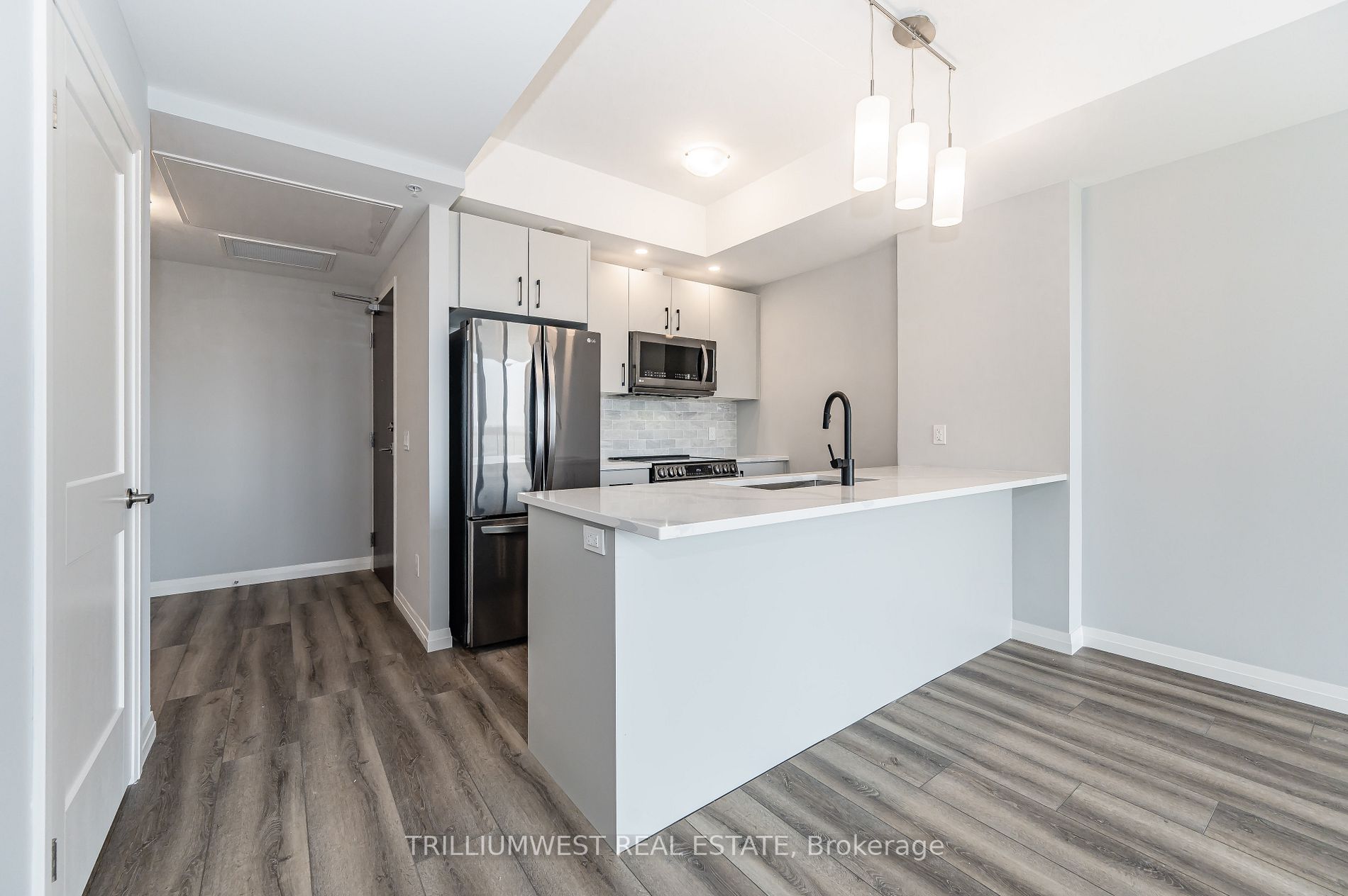 108 Garment St, #1606