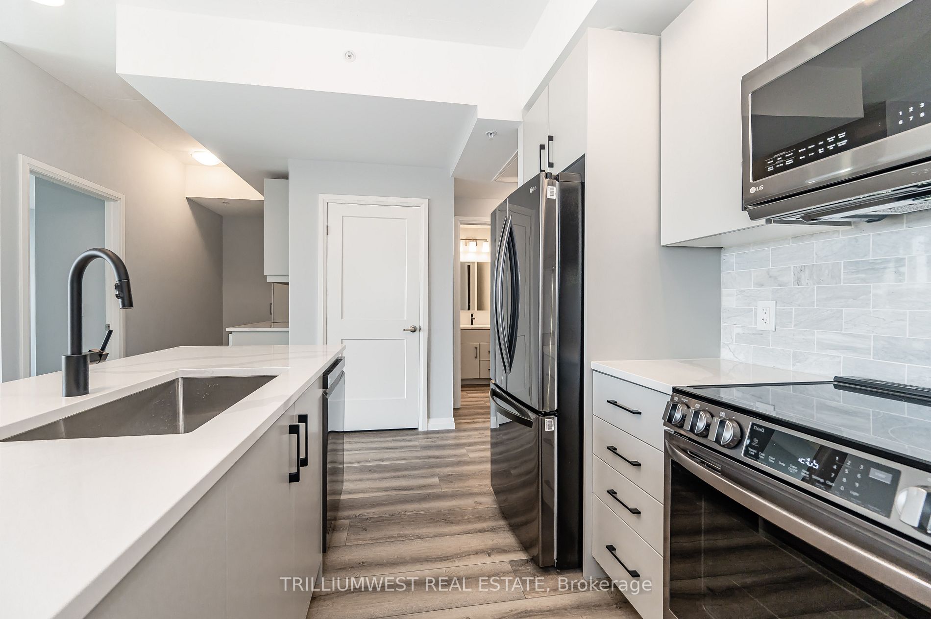 108 Garment St, #1606