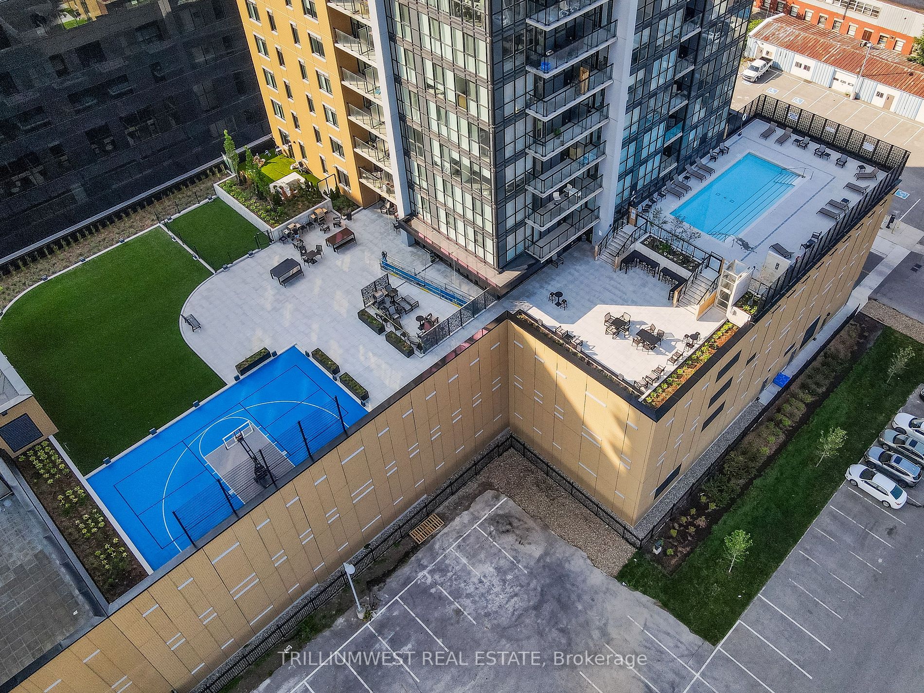 108 Garment St, #1606