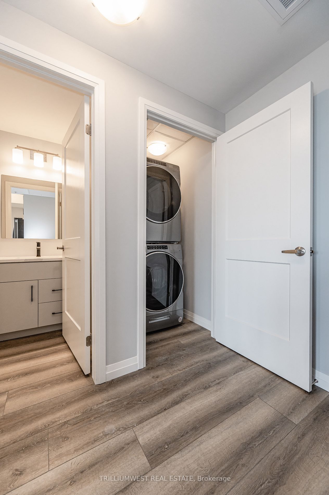 108 Garment St, #1606