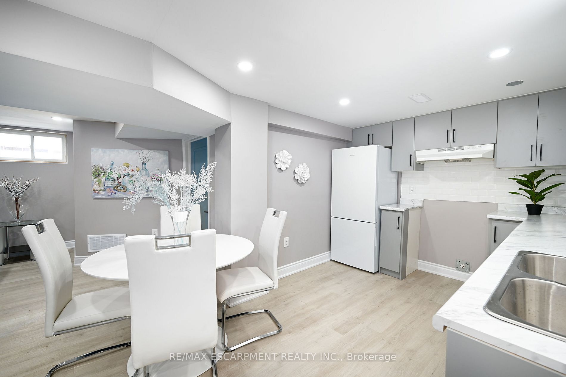 286 East 14th St