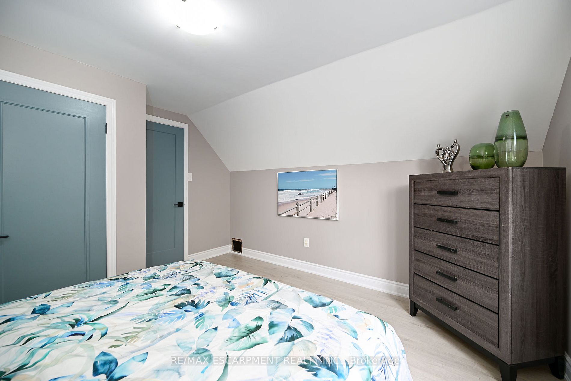 286 East 14th St