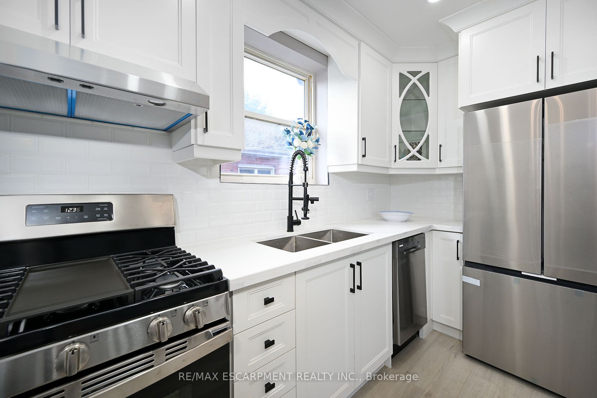 286 East 14th St