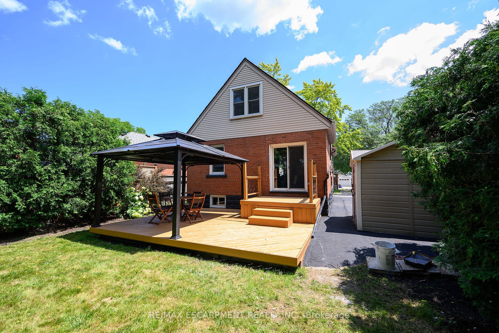 286 East 14th St