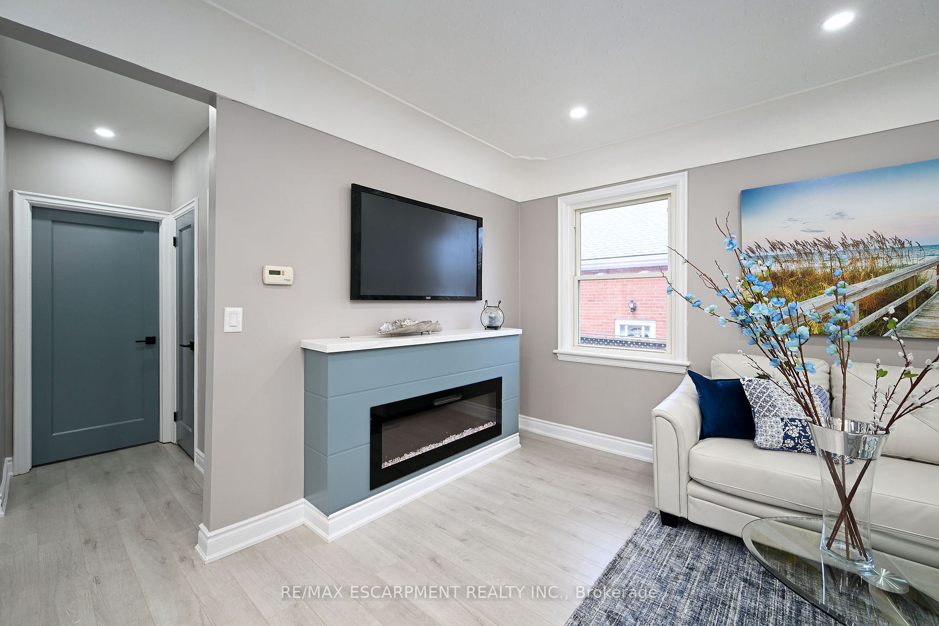 286 East 14th St