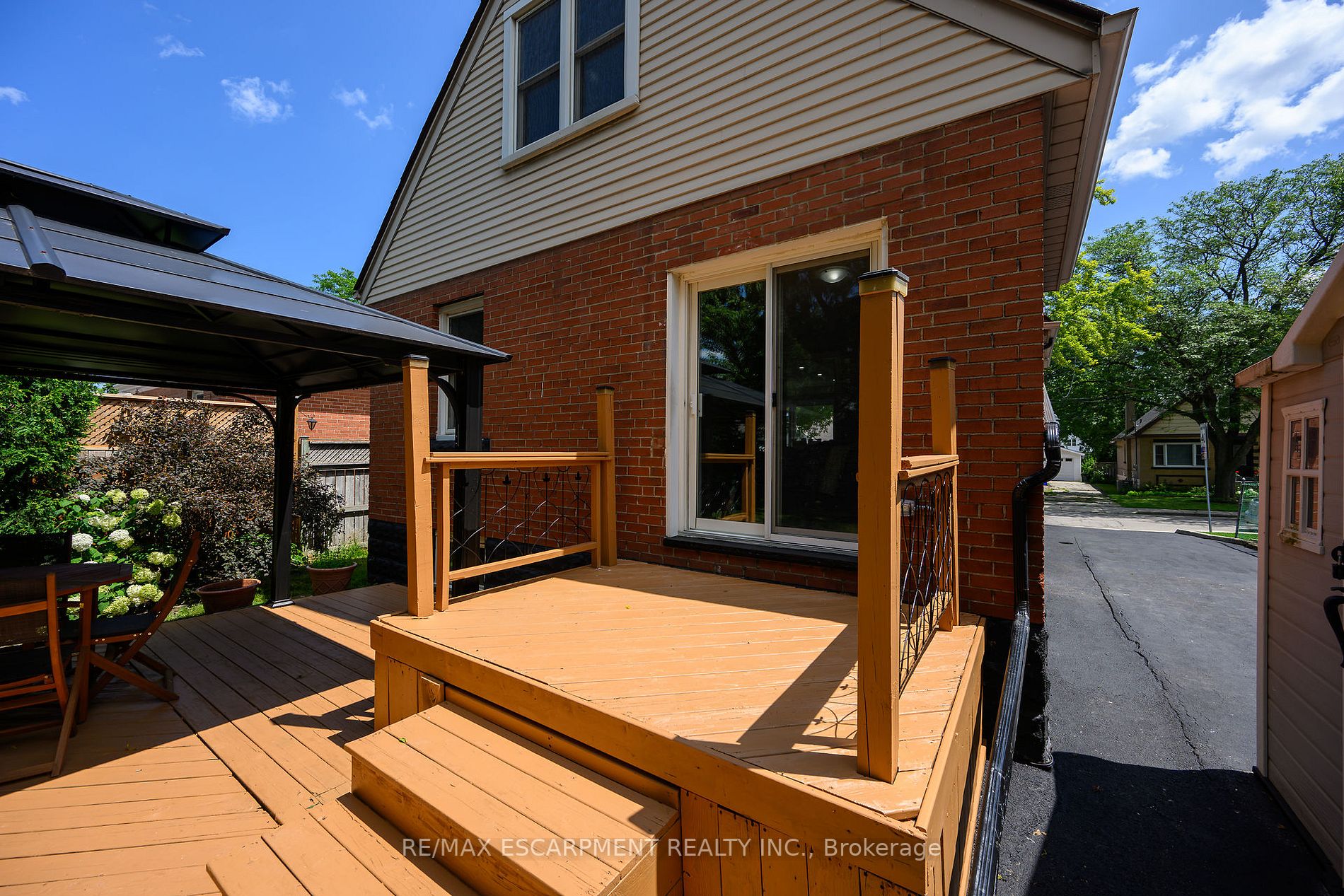 286 East 14th St
