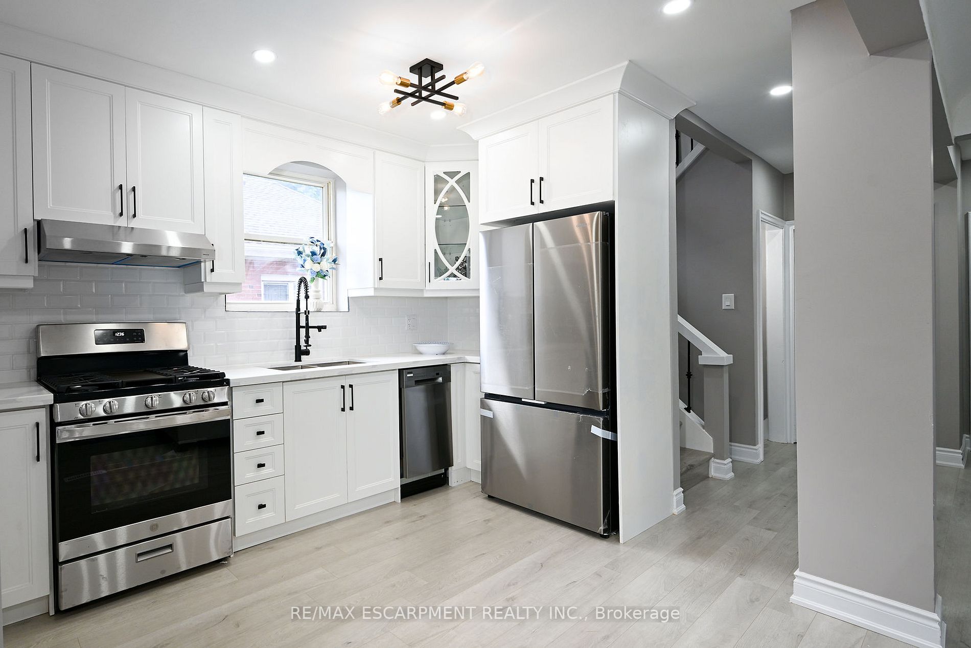 286 East 14th St