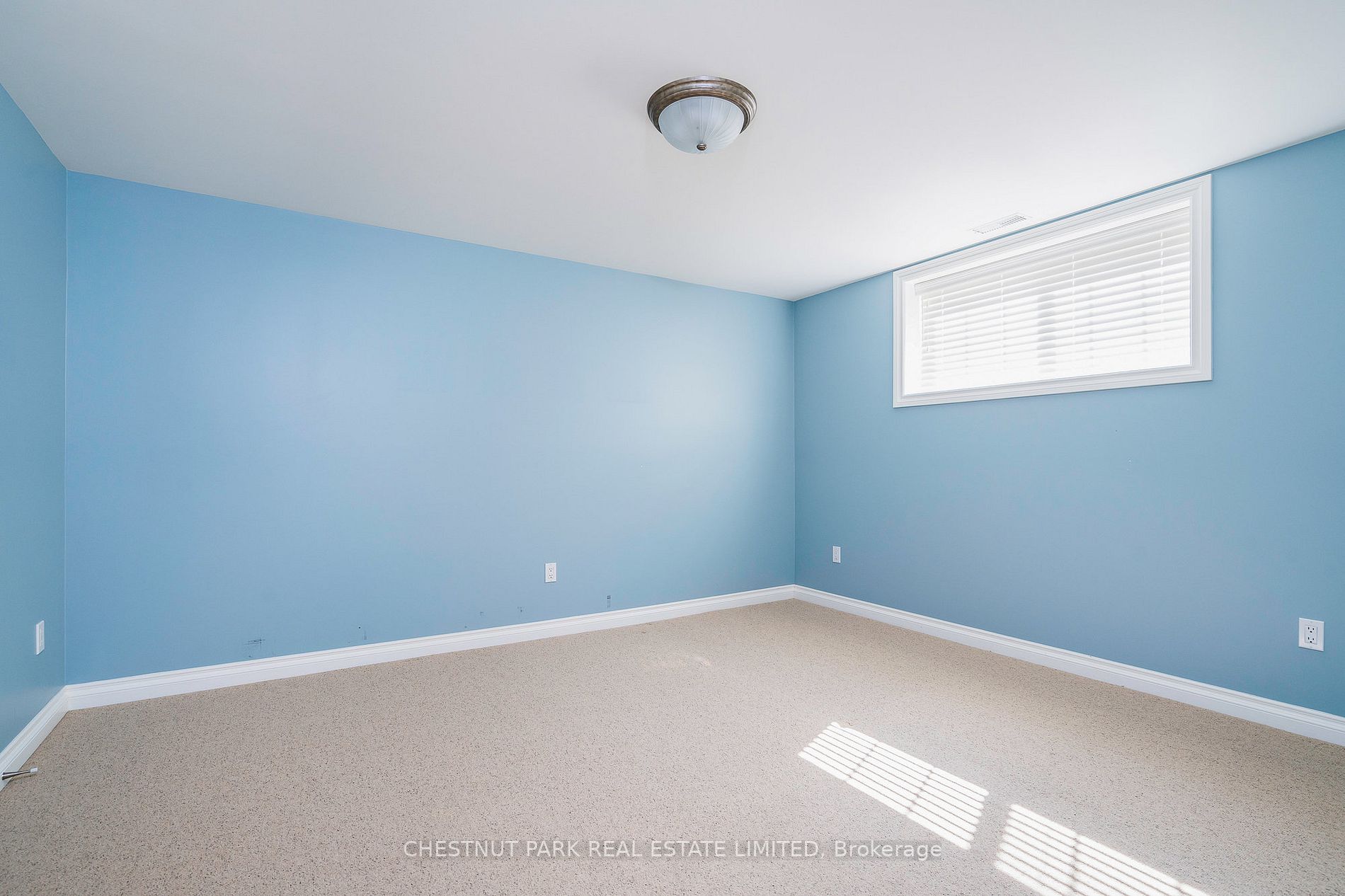 7 Riverbank Crt