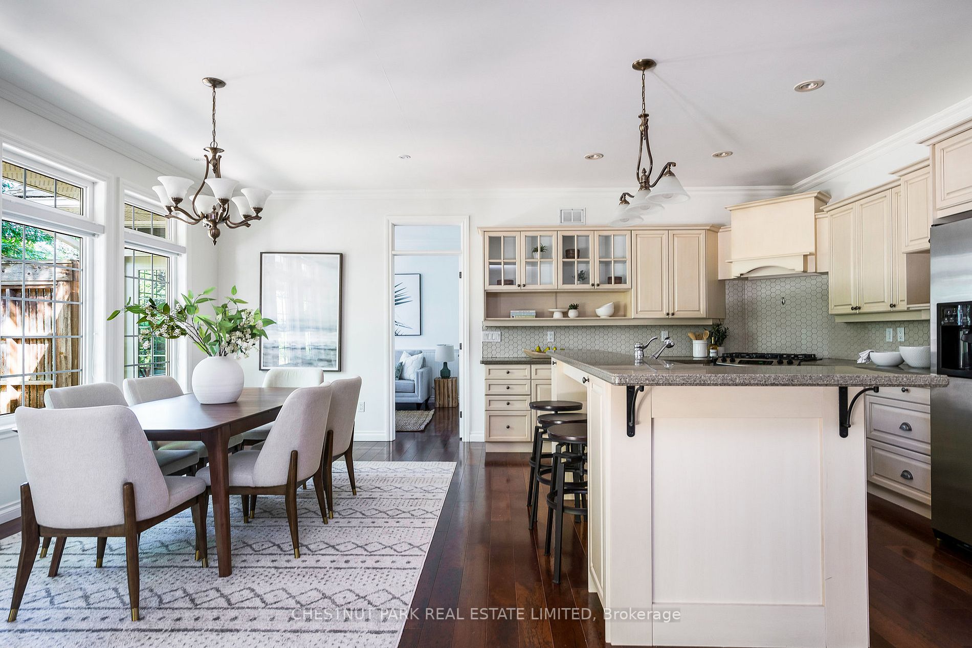 7 Riverbank Crt