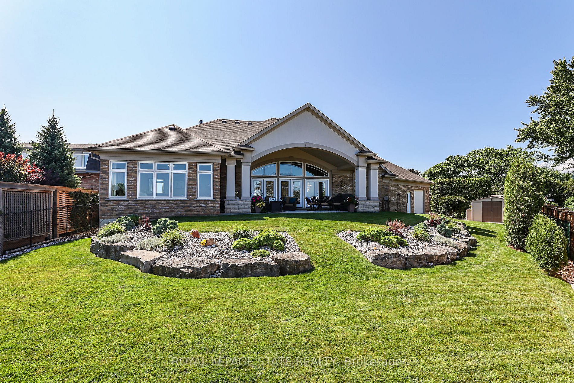 146 Lakeside Dr