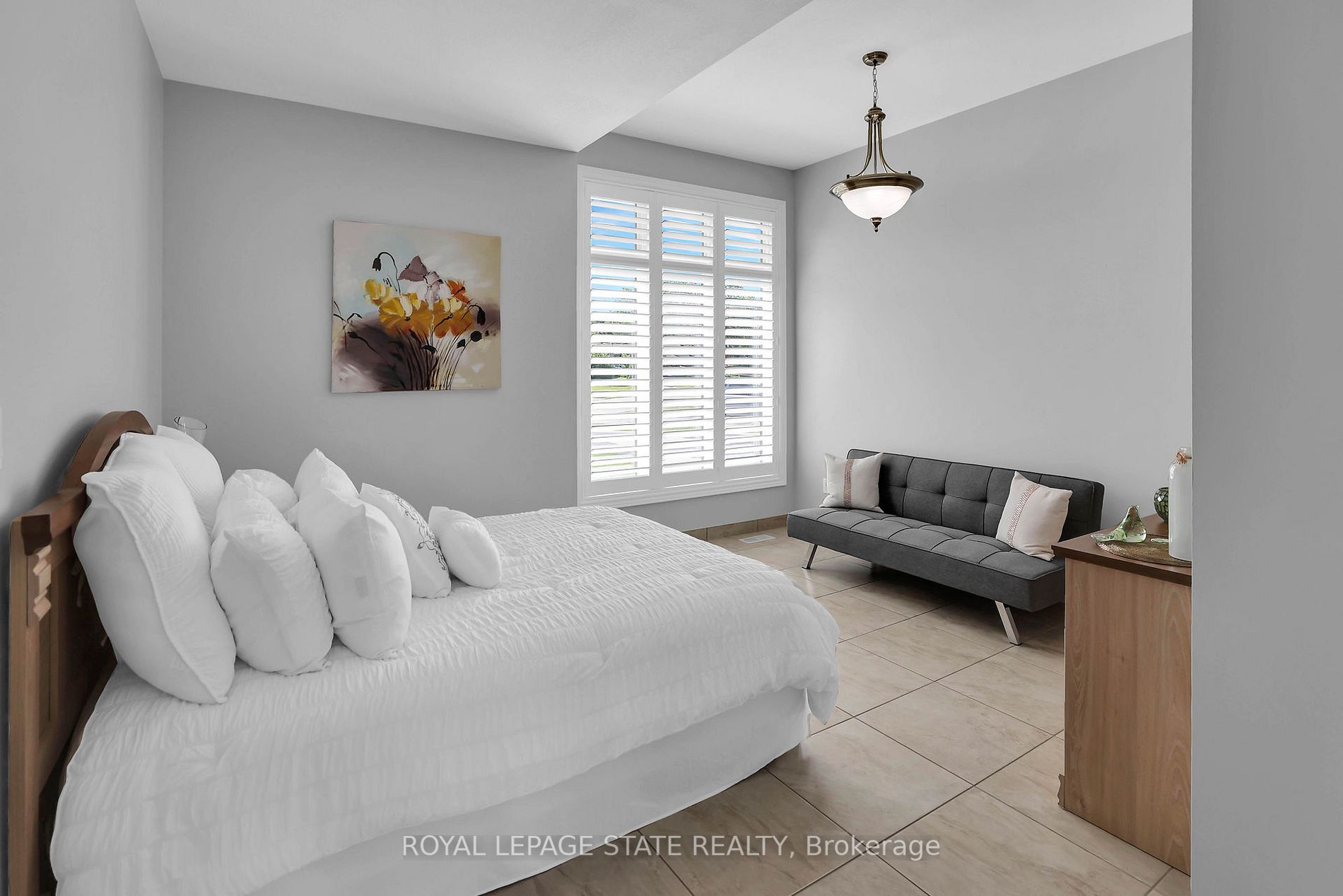 146 Lakeside Dr