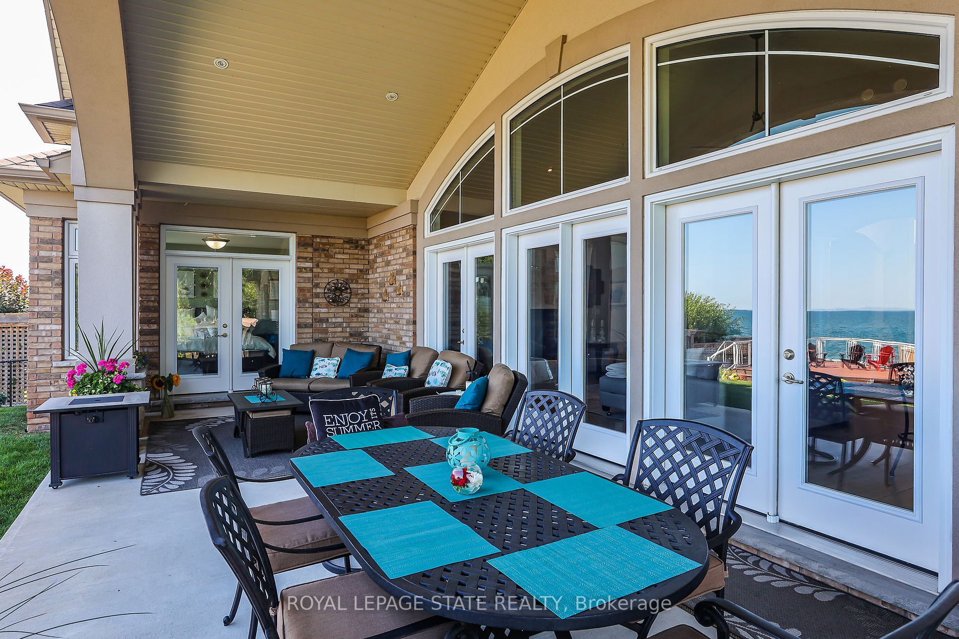 146 Lakeside Dr
