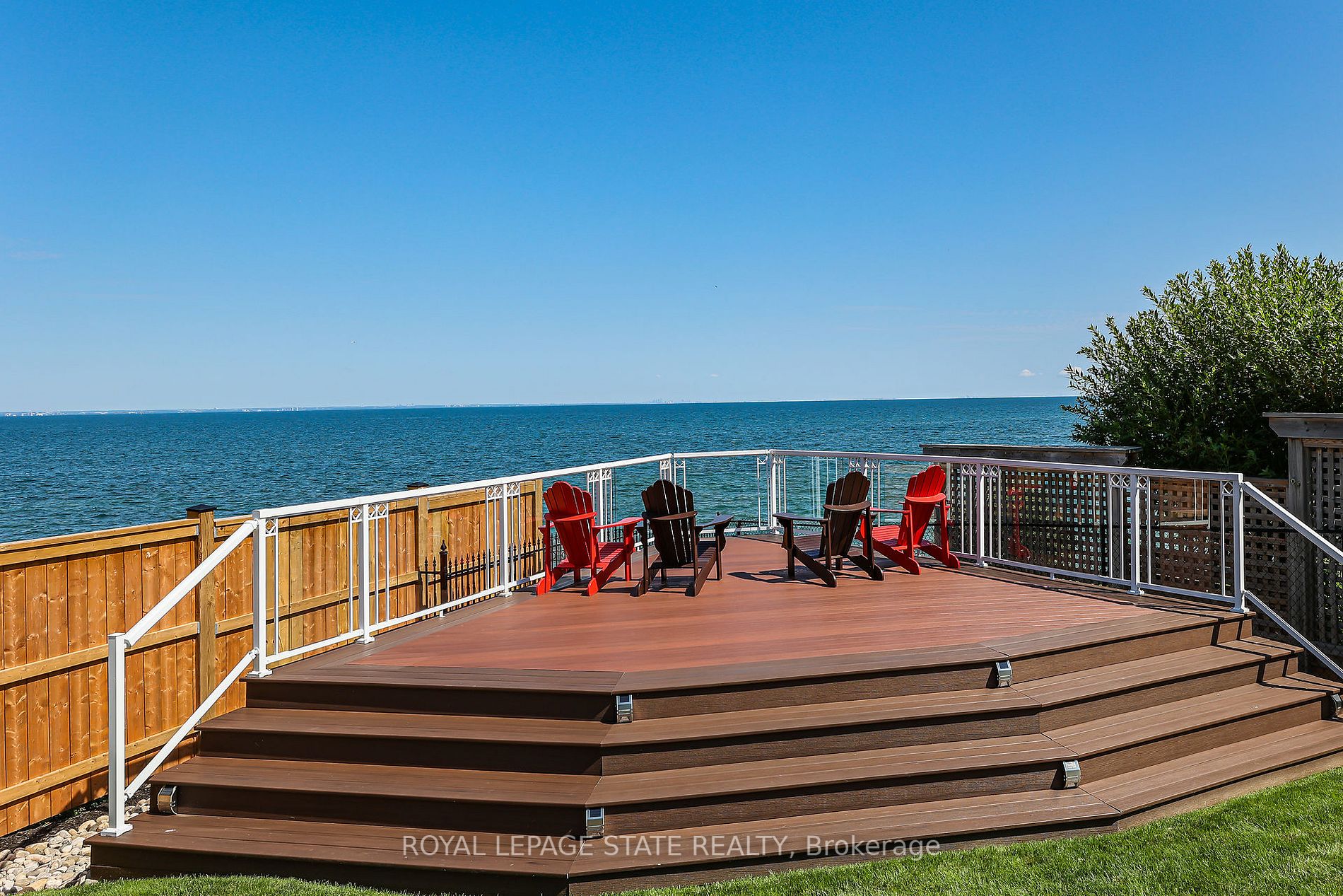146 Lakeside Dr