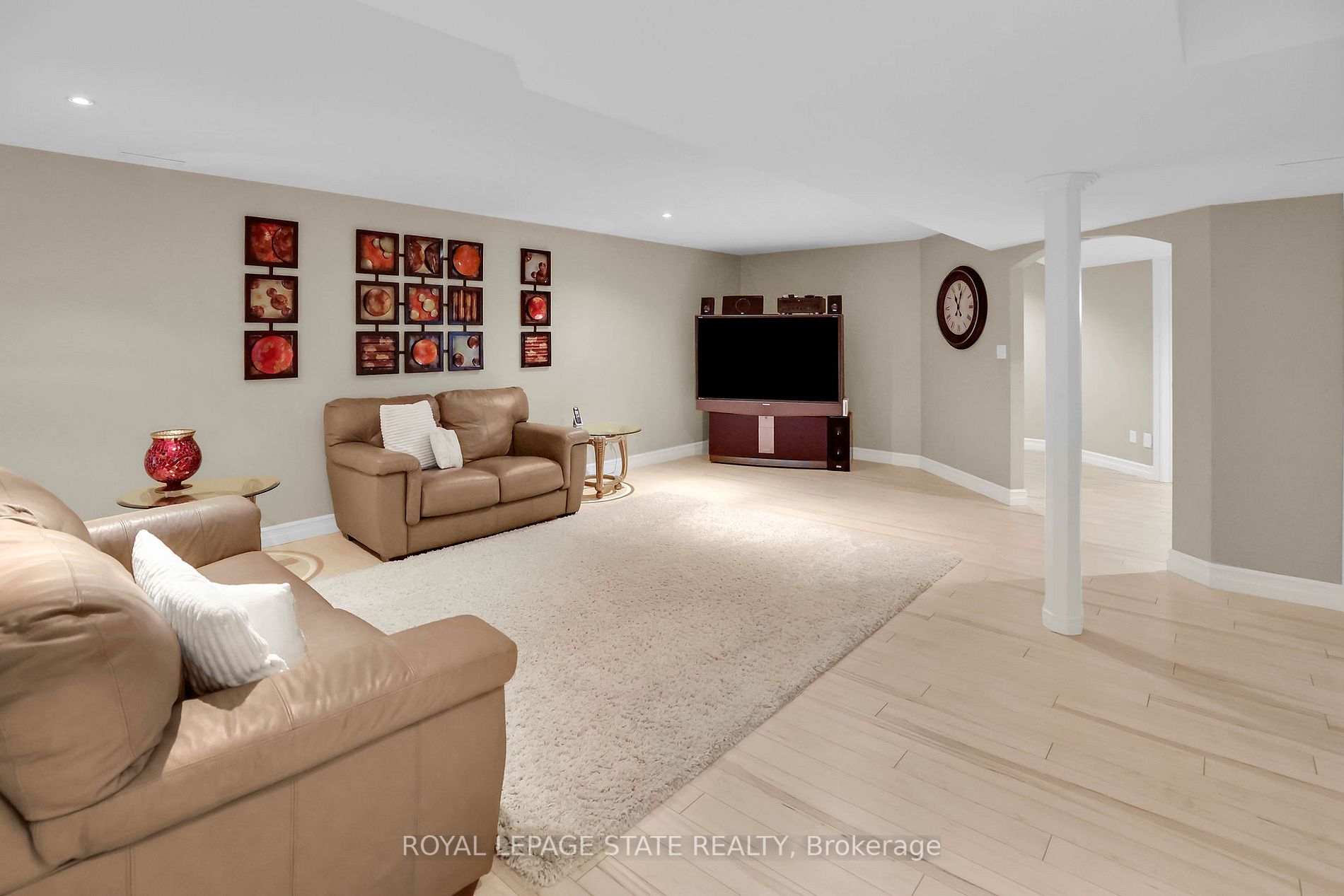 146 Lakeside Dr