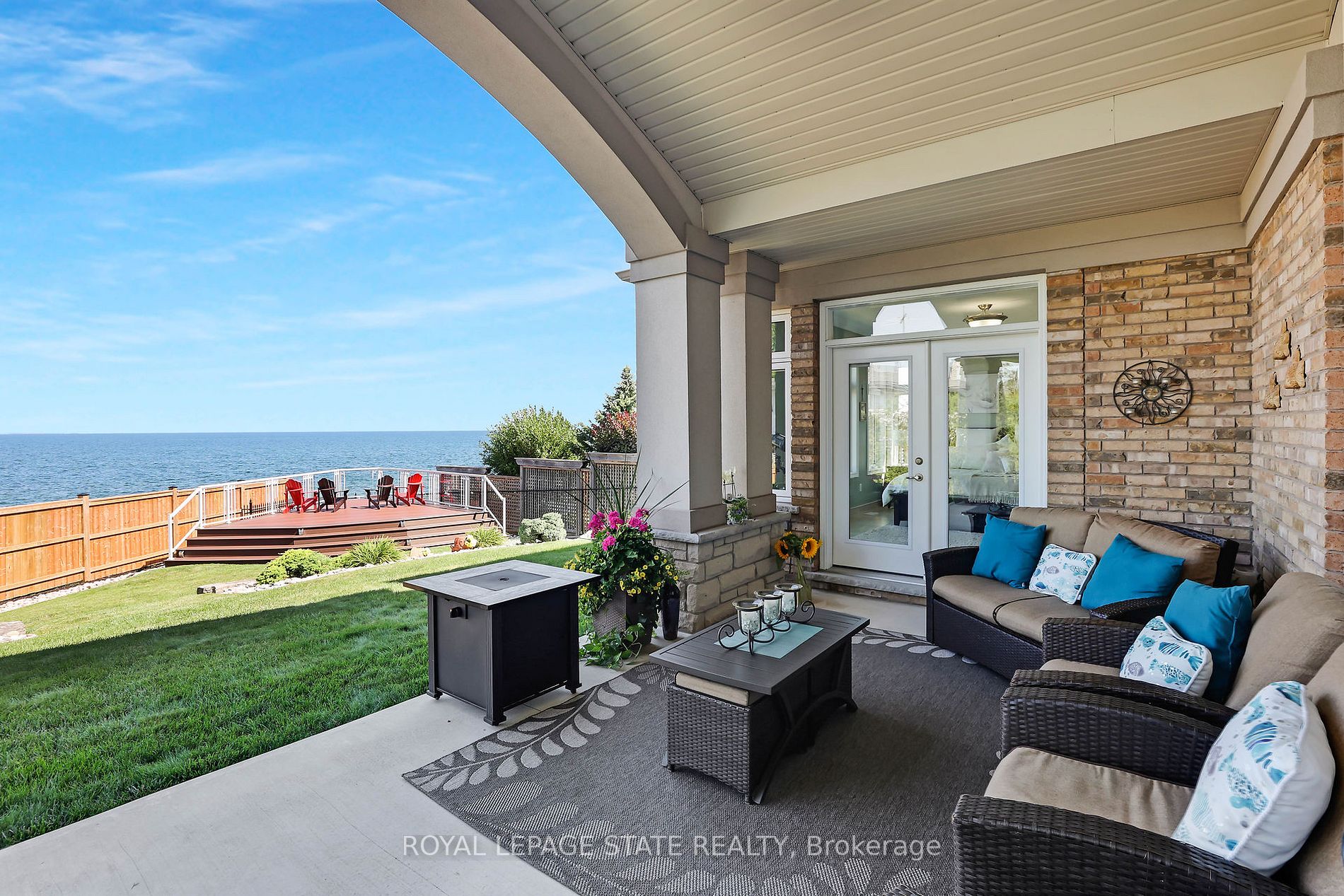 146 Lakeside Dr