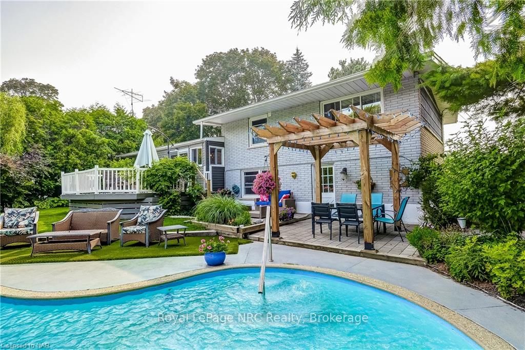14 Lynnwood Ave